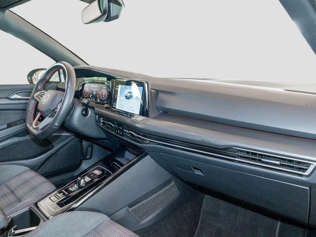 Volkswagen-Golf-image-8