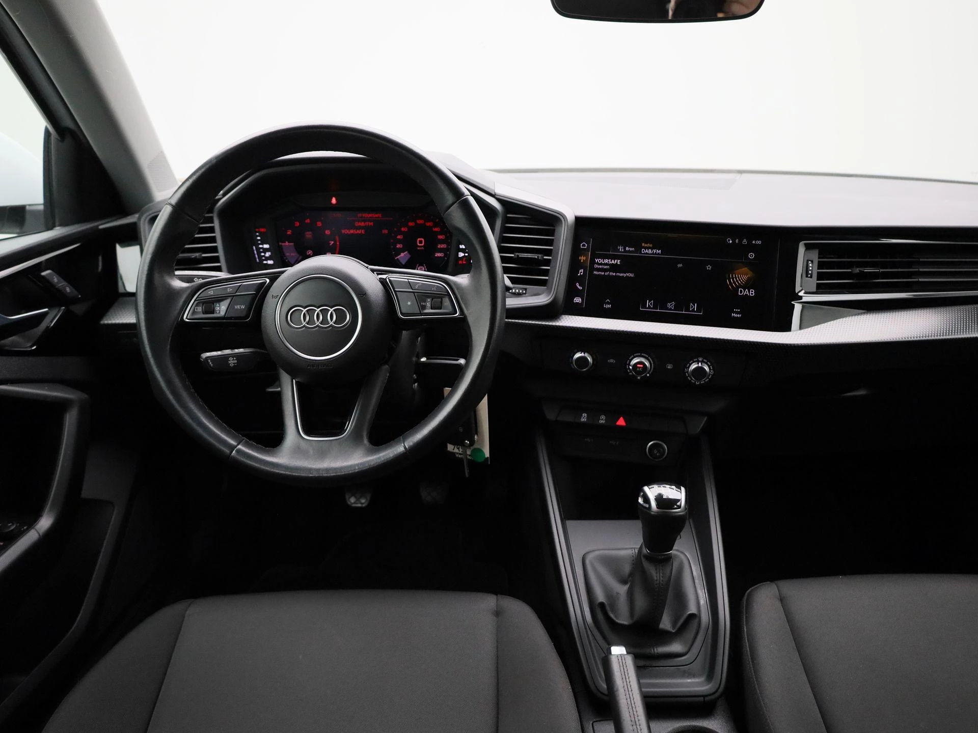 Audi-A1 Sportback-image-6