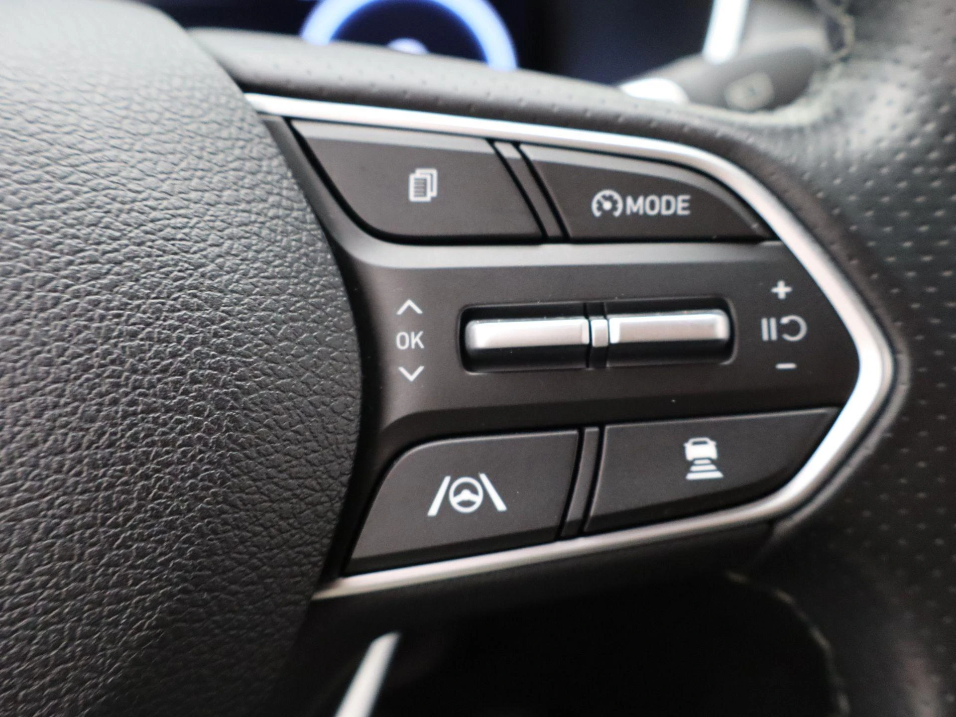 Hyundai-Santa Fe-image-24