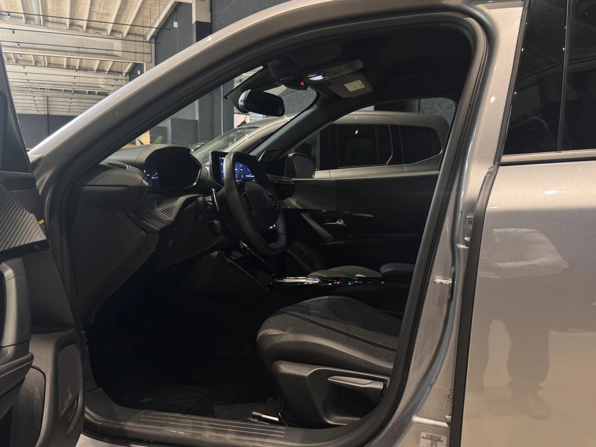 Peugeot 2008 1.2 Puretech 96kW S&S EAT8 Allure