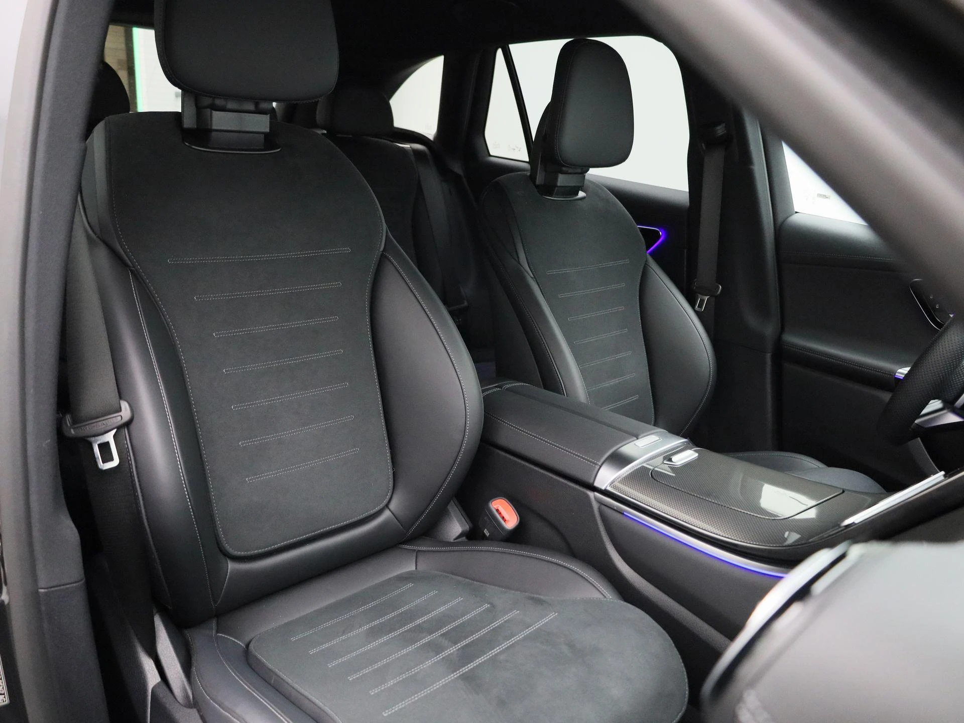 Mercedes-Benz-GLC-image-47