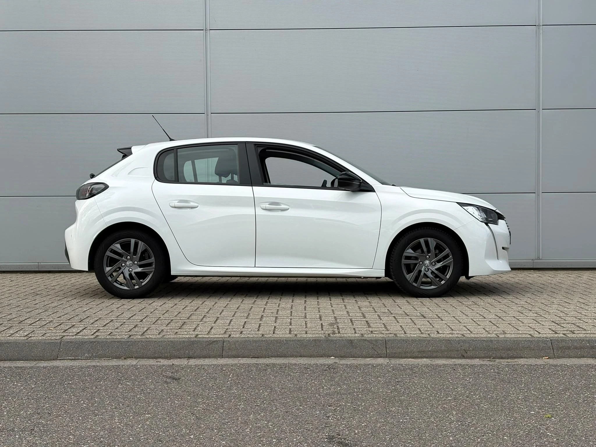 Peugeot-208-image-4
