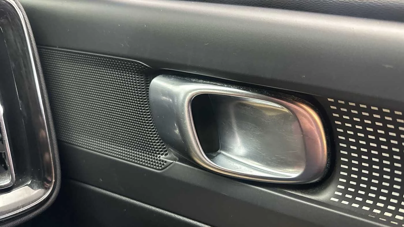 Volvo-XC40-image-22