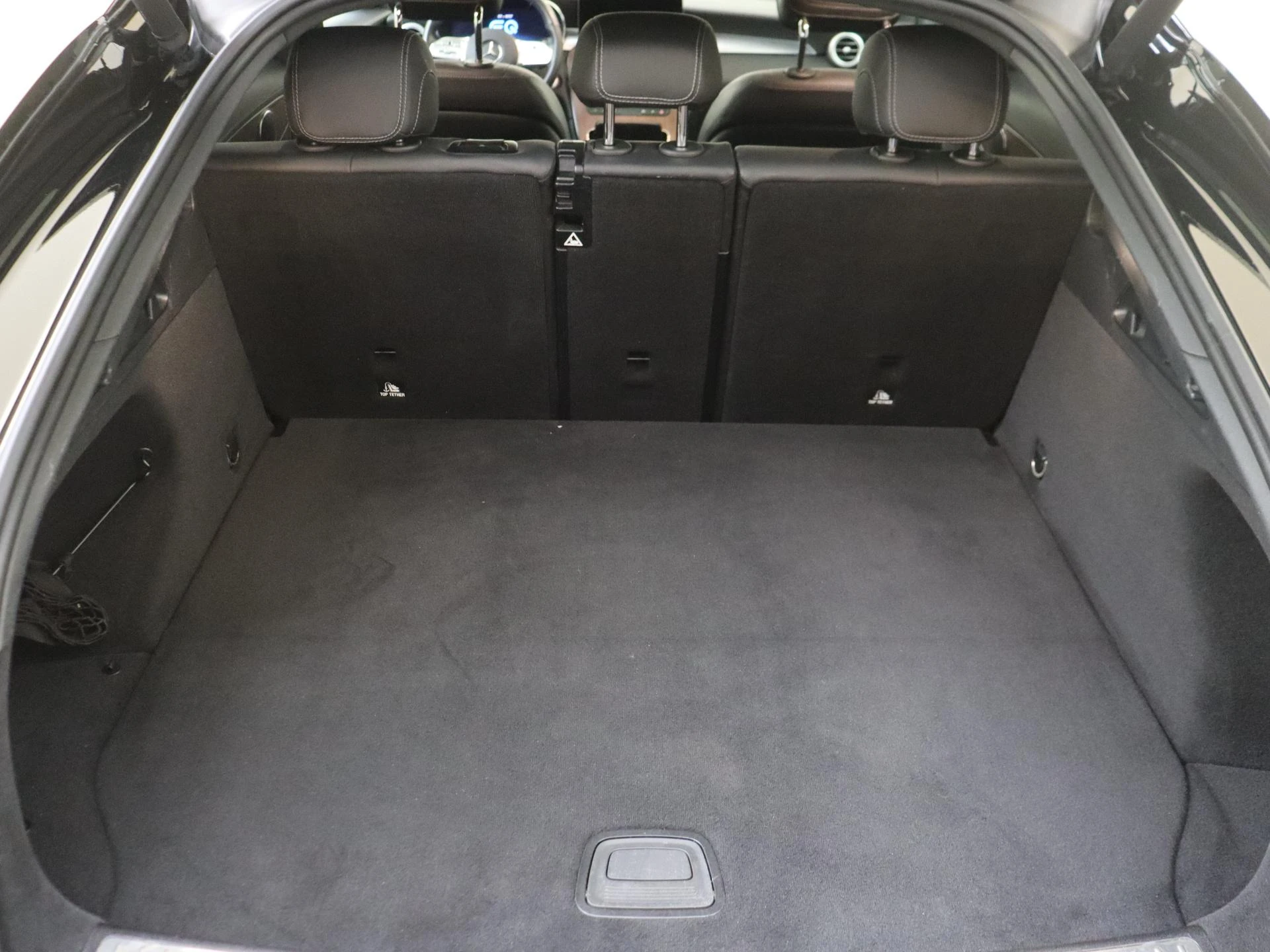 Mercedes-Benz-GLC-image-30