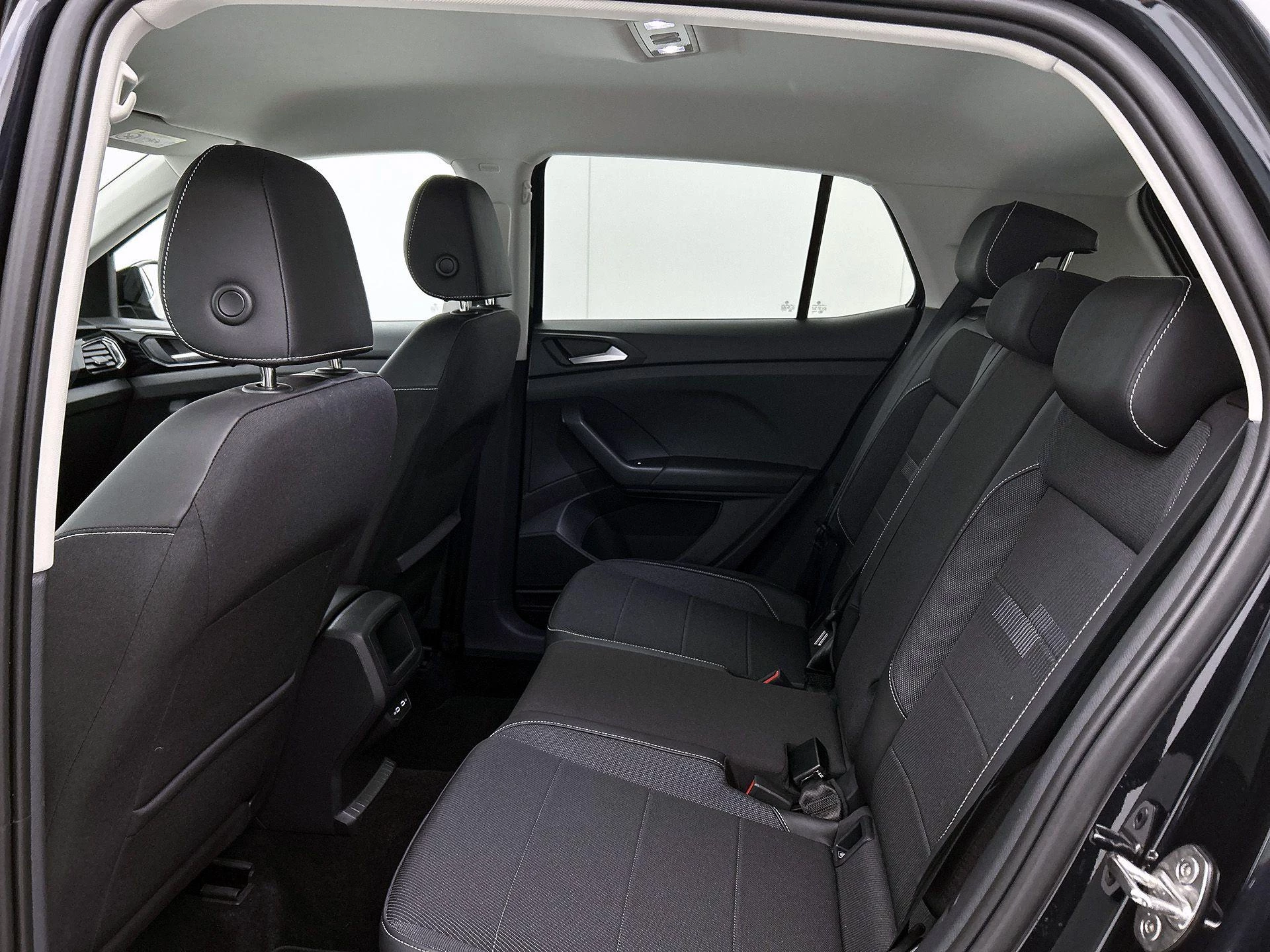 Volkswagen-T-Cross-image-28