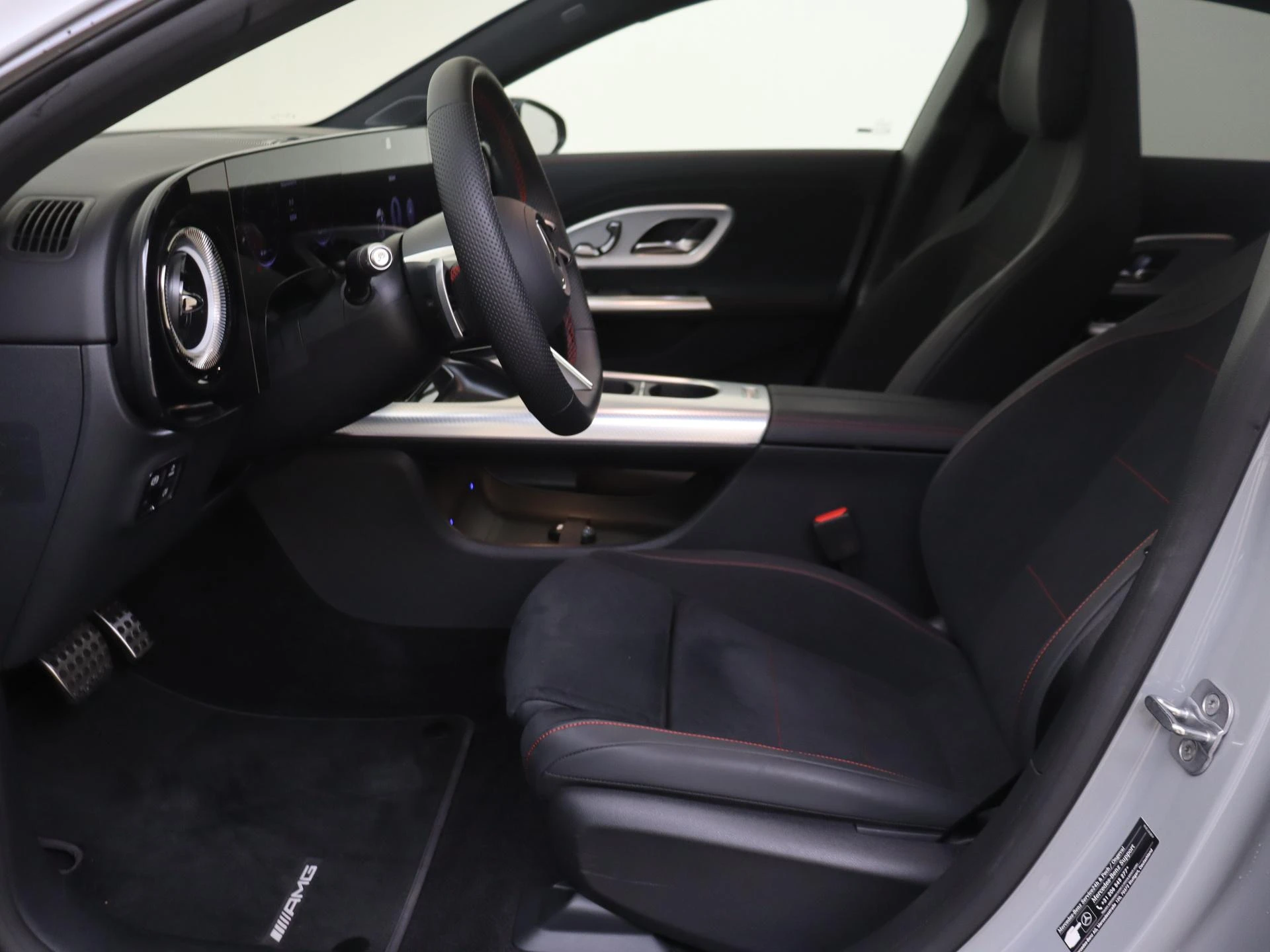 Mercedes-Benz-CLA-image-14