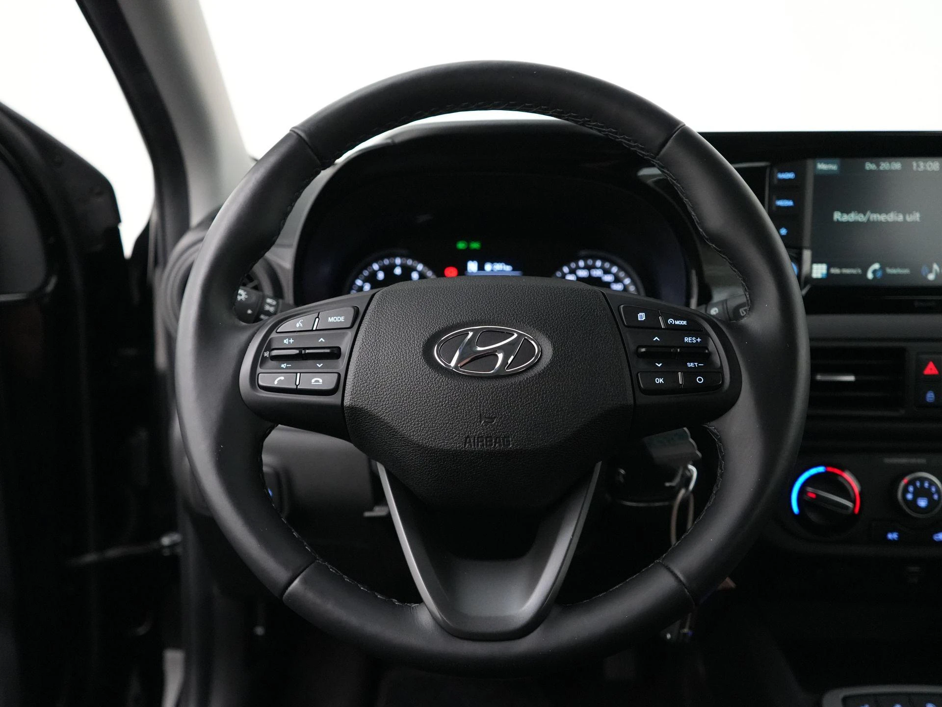 Hyundai-i10-image-8