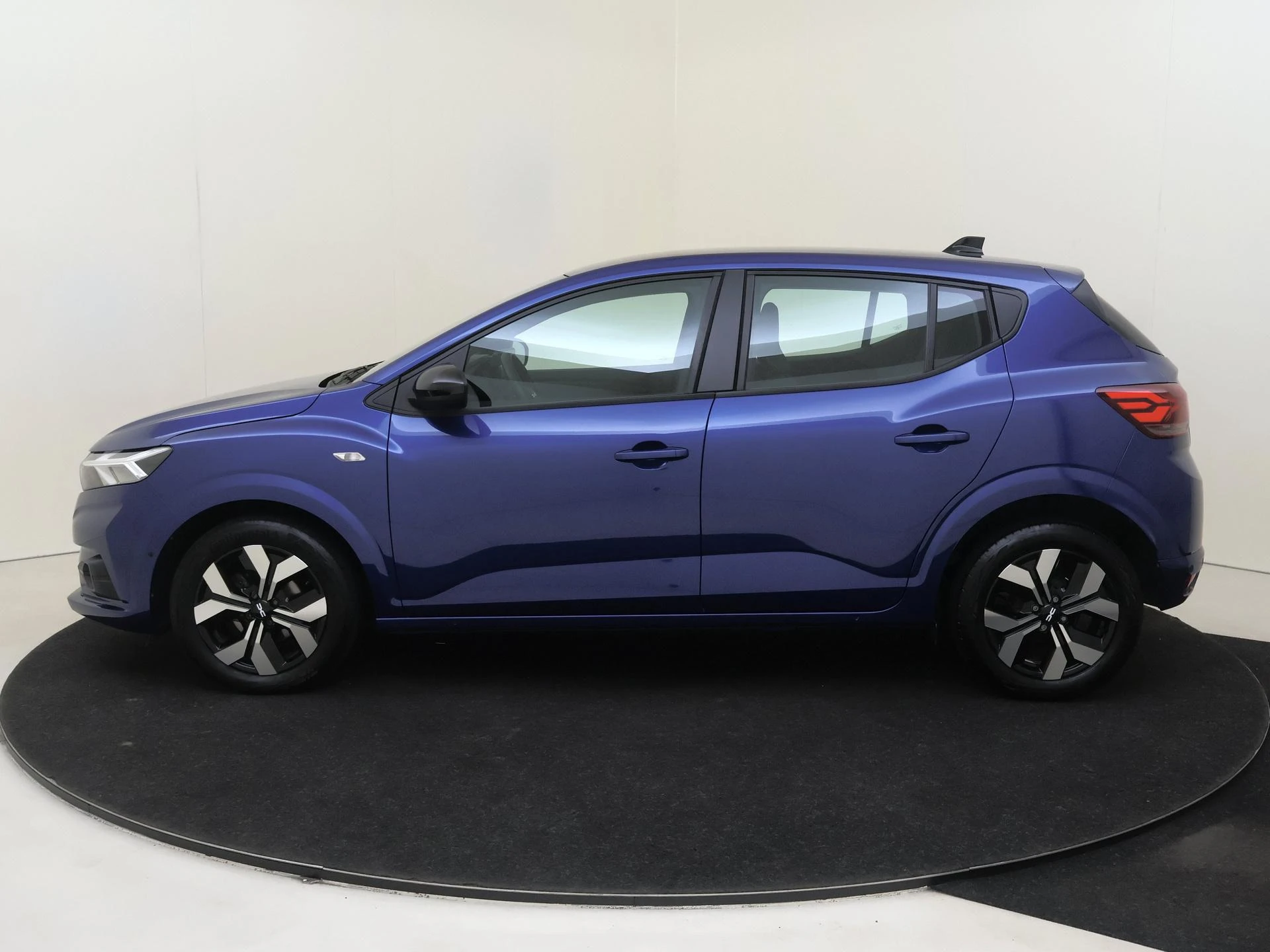 Dacia-Sandero-image-7