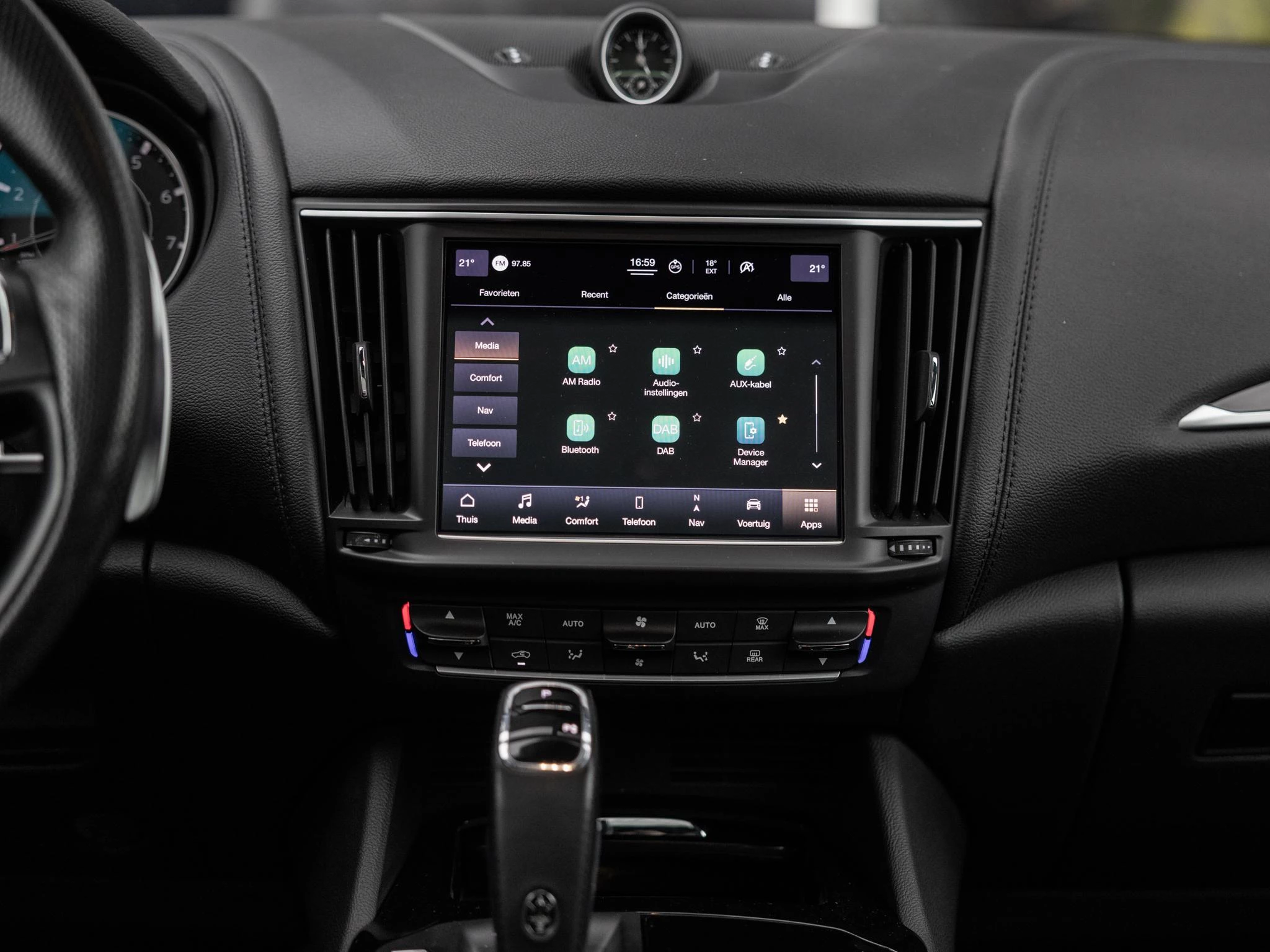 Maserati-Levante-image-20