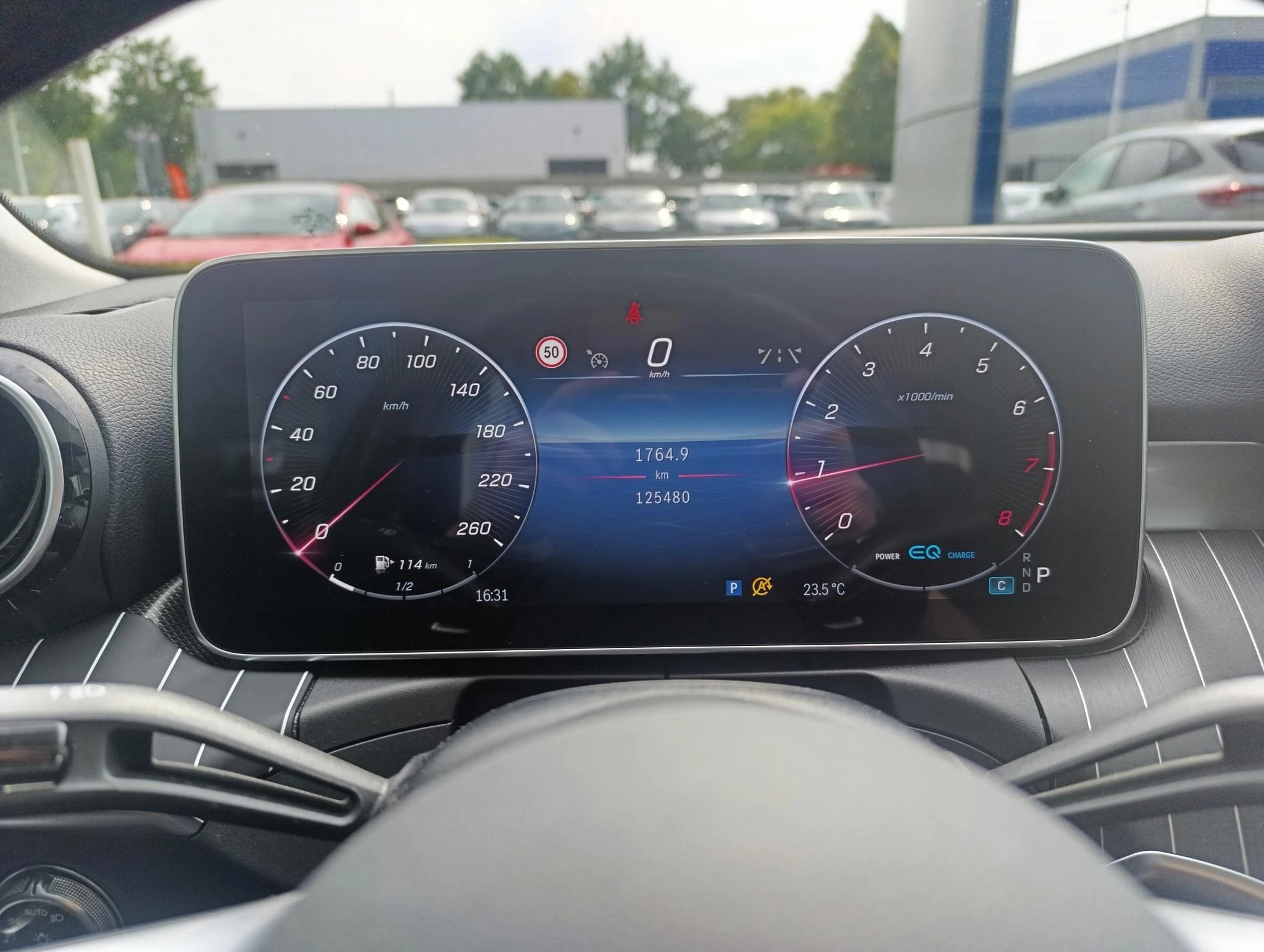 Mercedes-Benz-C-Klasse-image-16