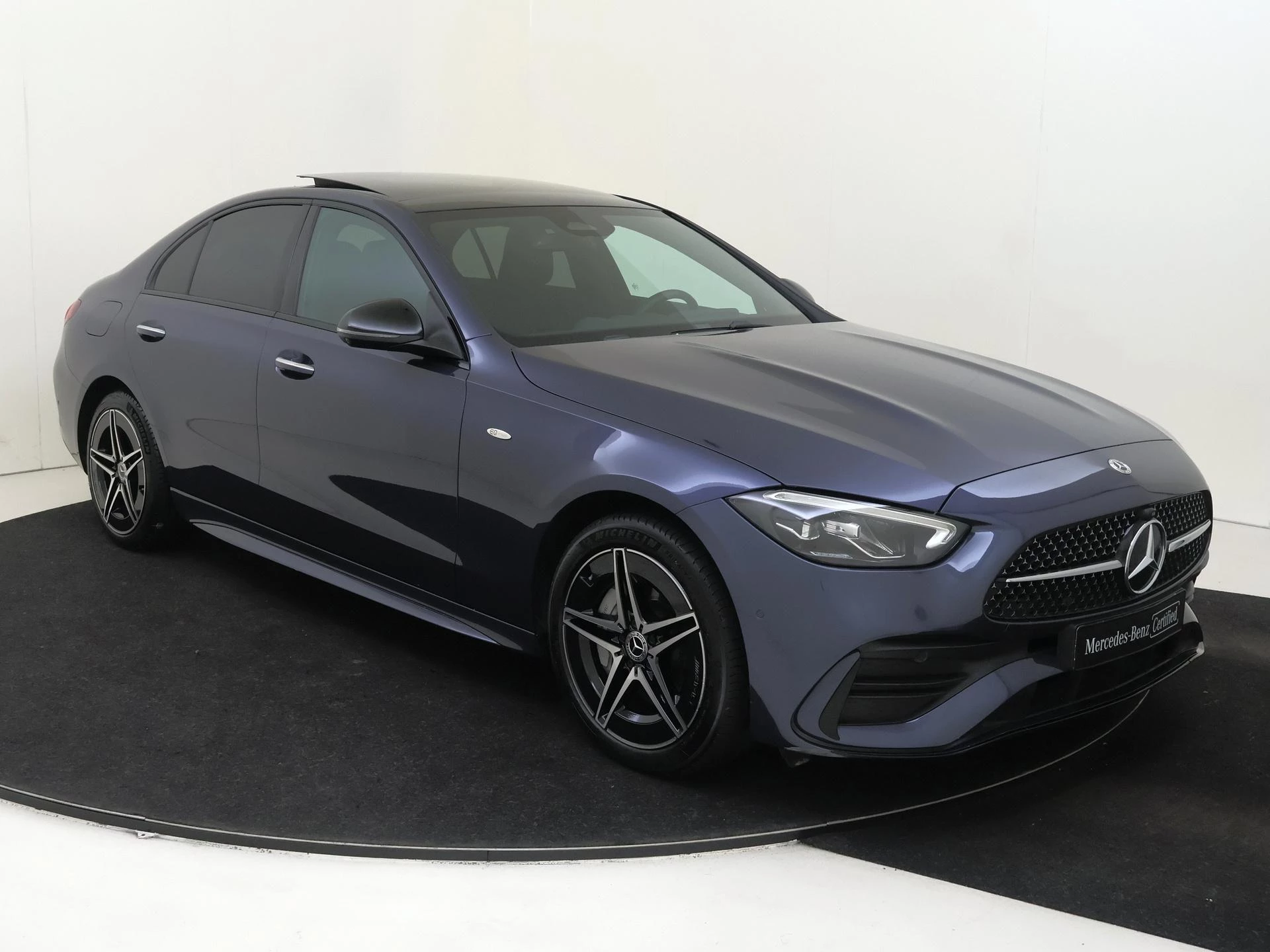 Mercedes-Benz-C-Klasse-image-4