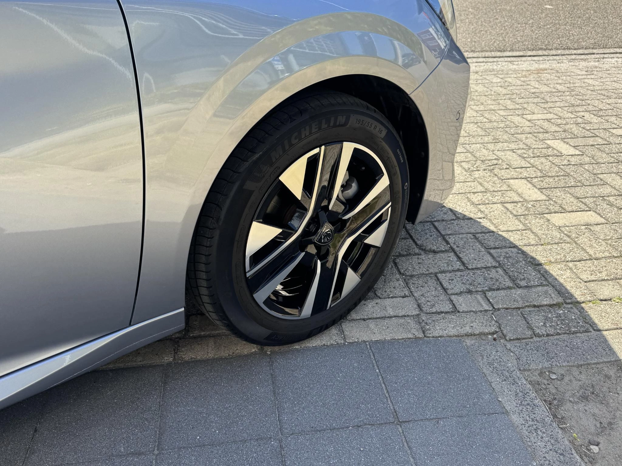 Peugeot-208-image-13