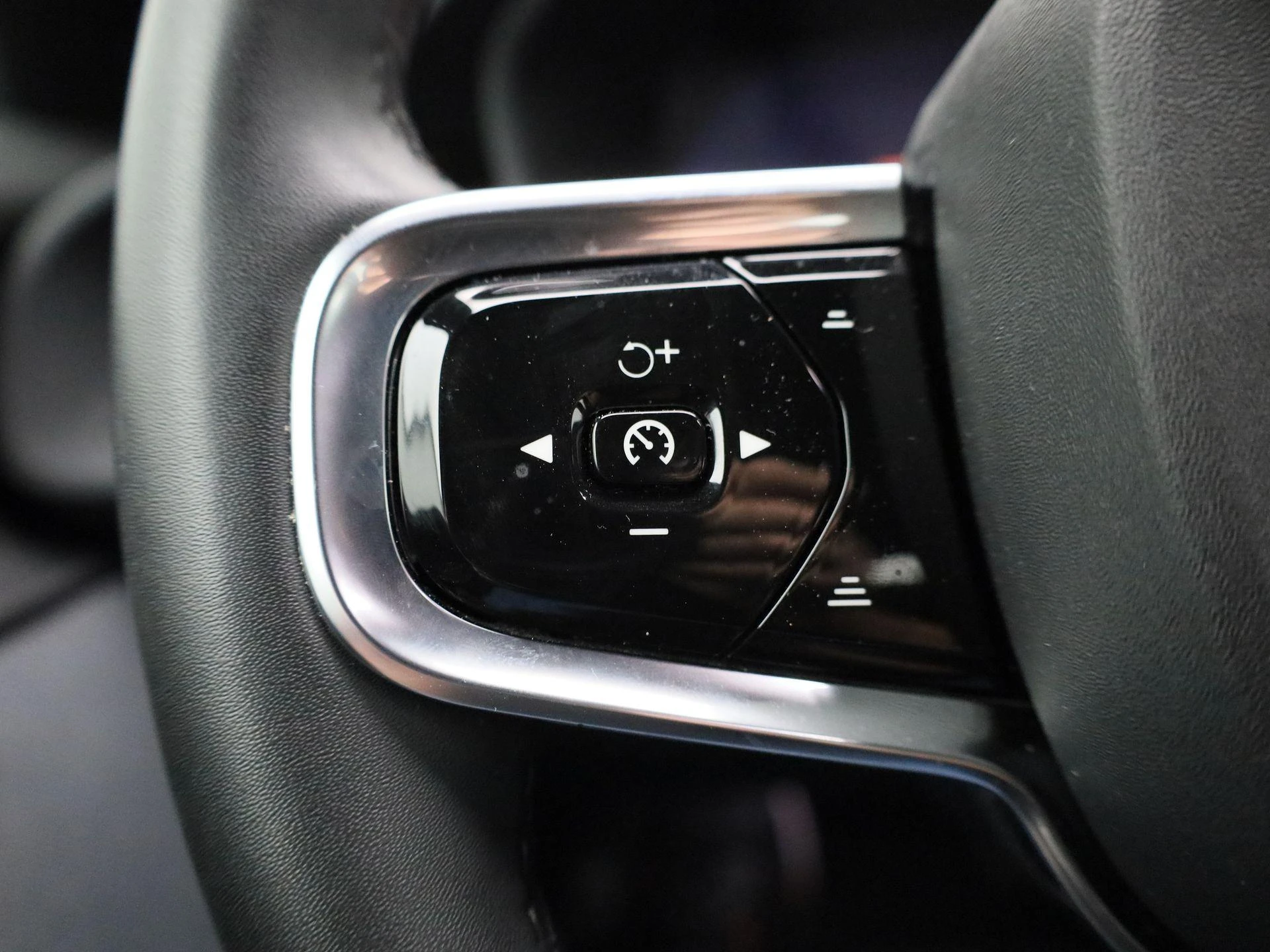 Polestar-2-image-22