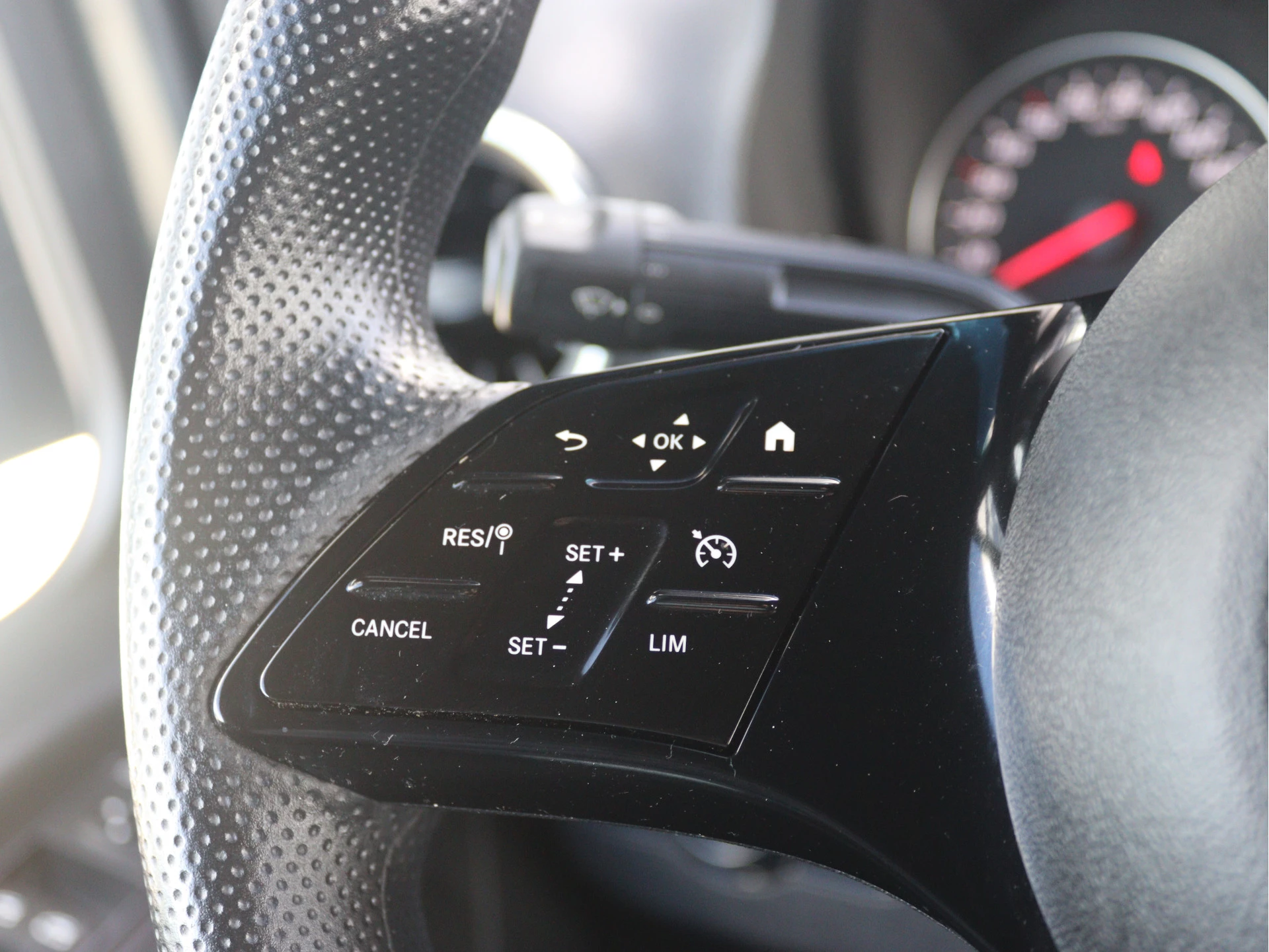 Mercedes-Benz-Sprinter-image-5