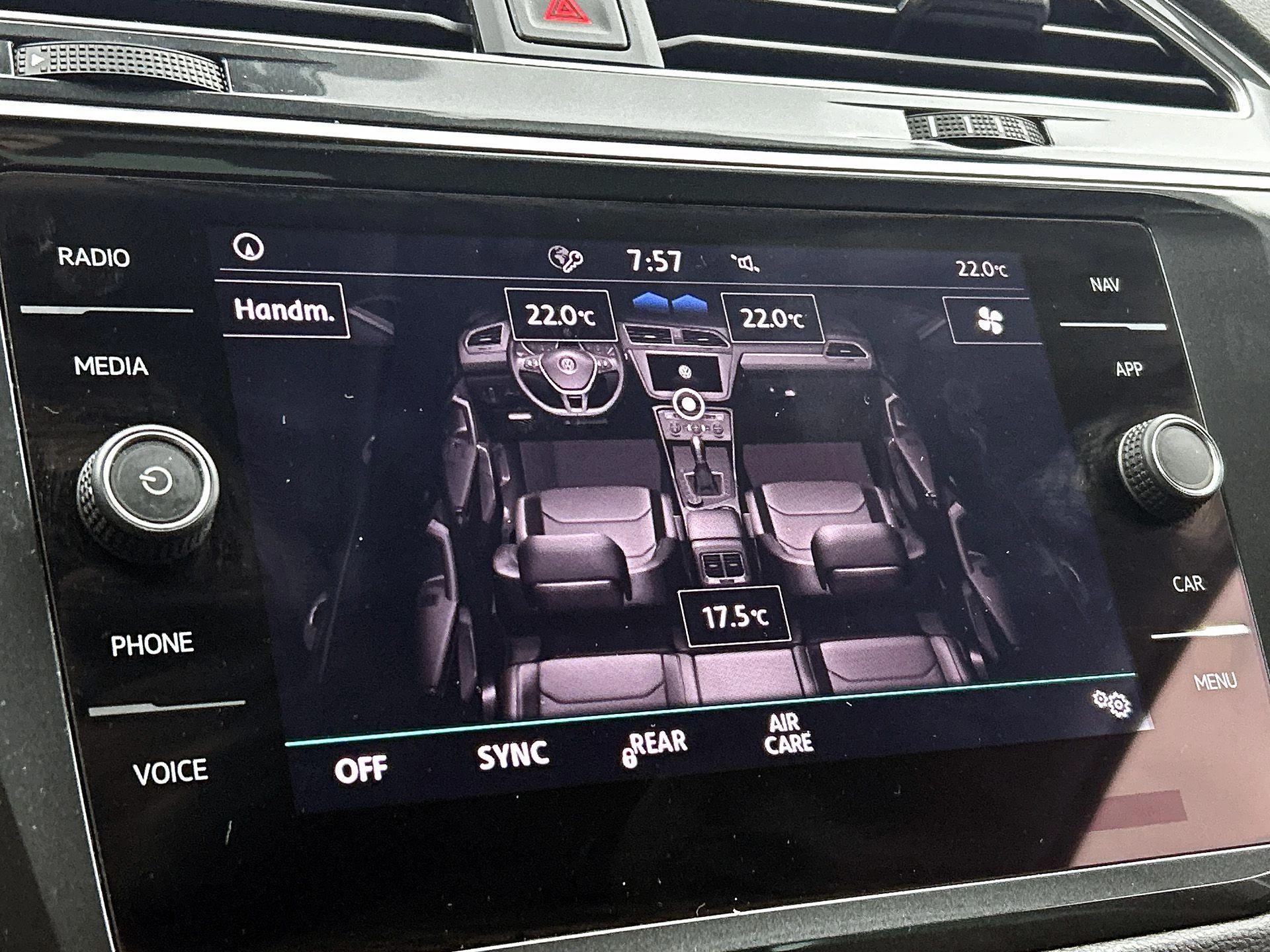 Volkswagen-Tiguan-image-23