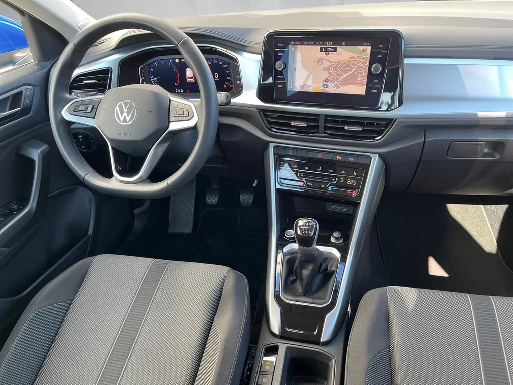Volkswagen-T-Roc-image-11