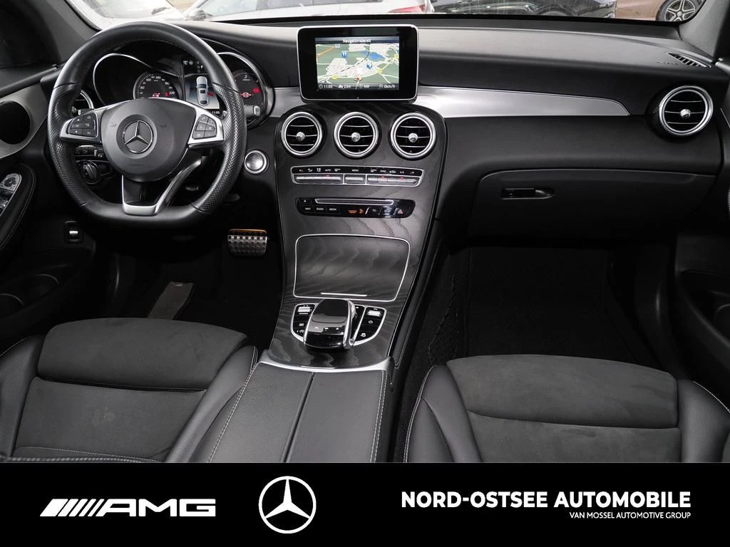 Mercedes-Benz GLC 220 d 4MATIC Coupé AMG DISTRO 360° 19'' MULT AMG LineX254 GLC 220 d 4MATIC Coupé AMG DISTRO 360° 19'' MU