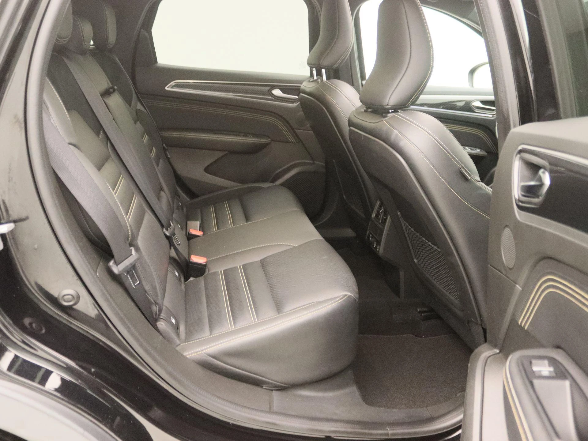 Renault-Arkana-image-25