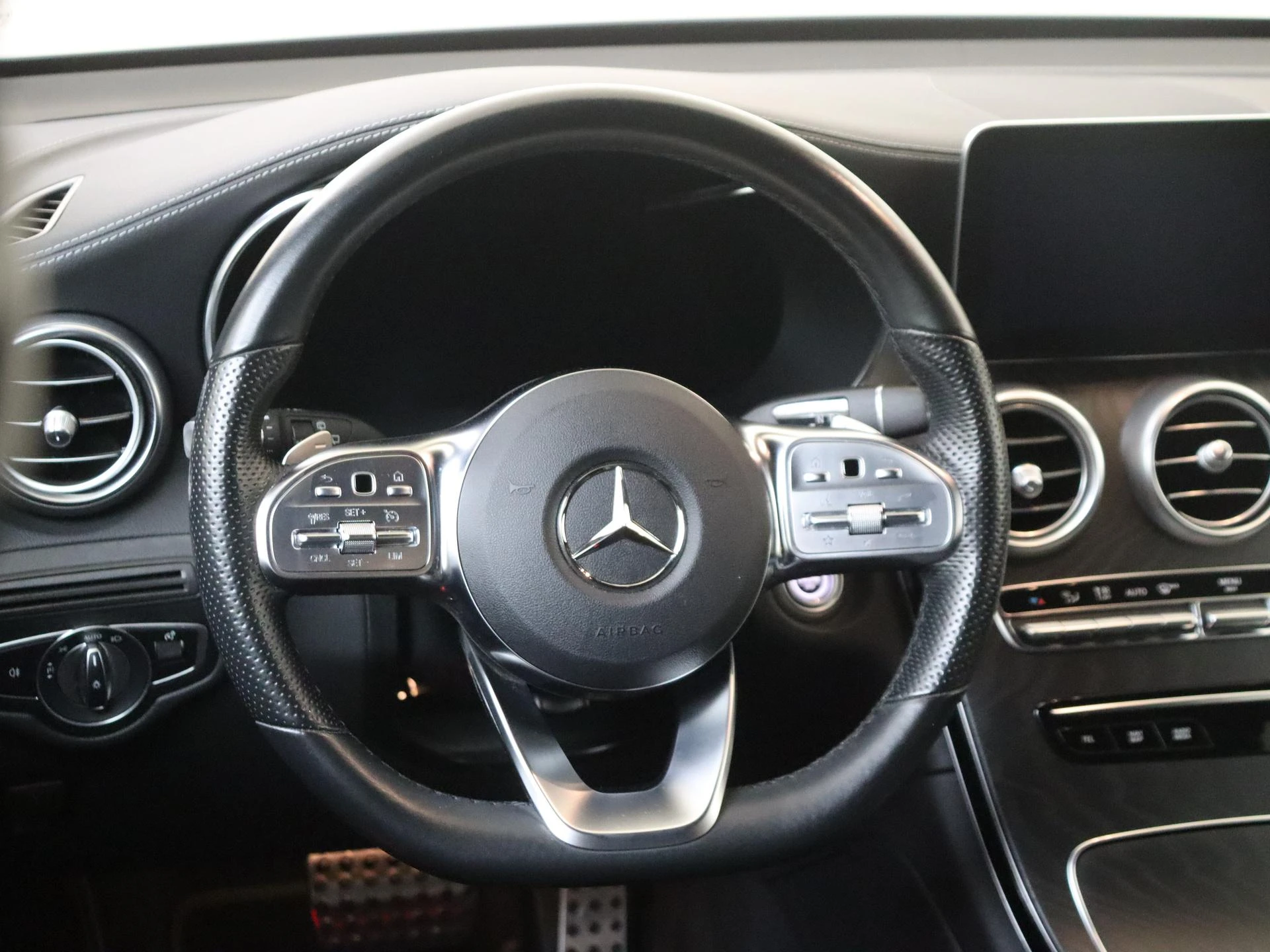 Mercedes-Benz-GLC-image-9