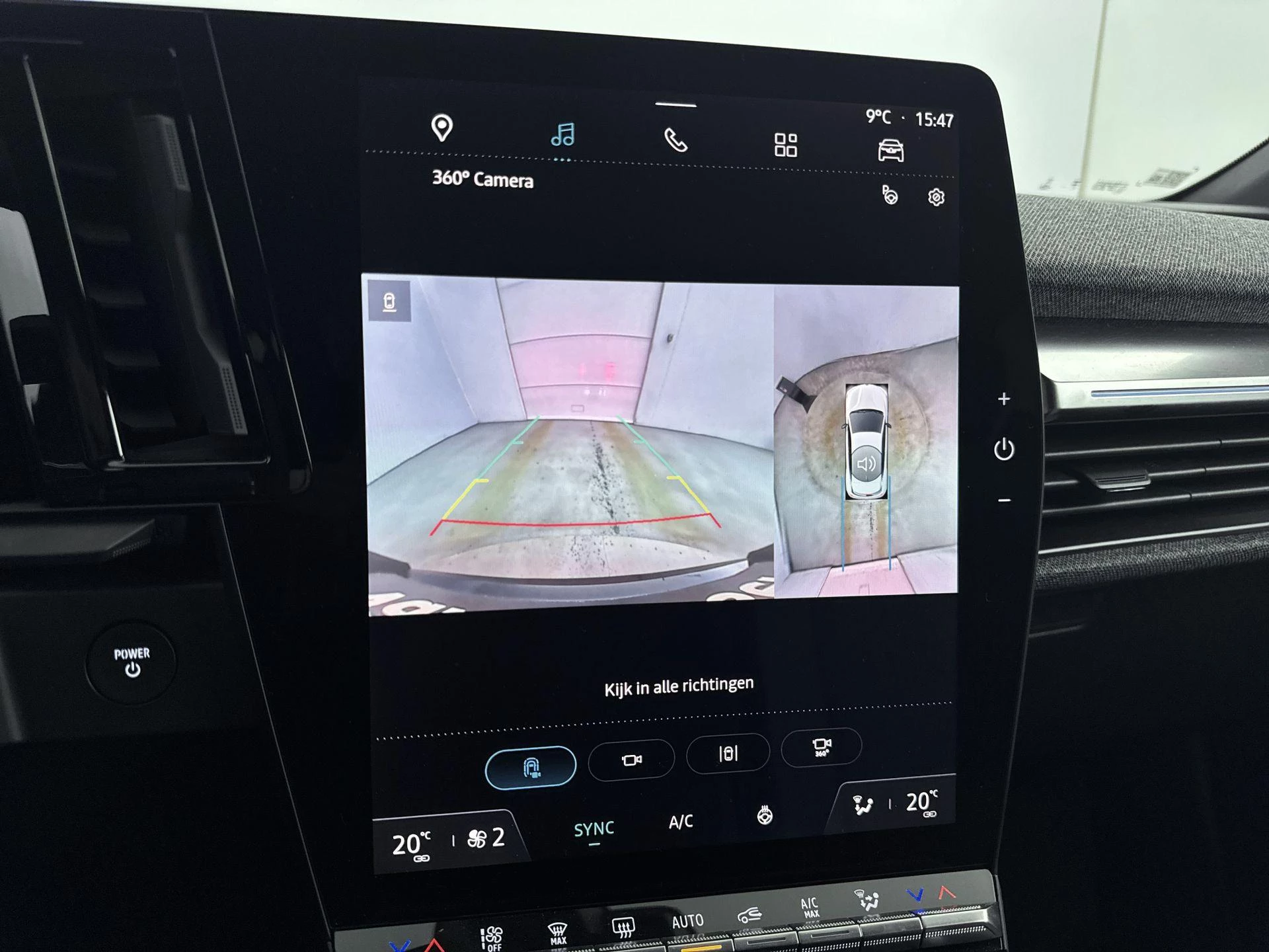 Renault-Megane E-Tech-image-9