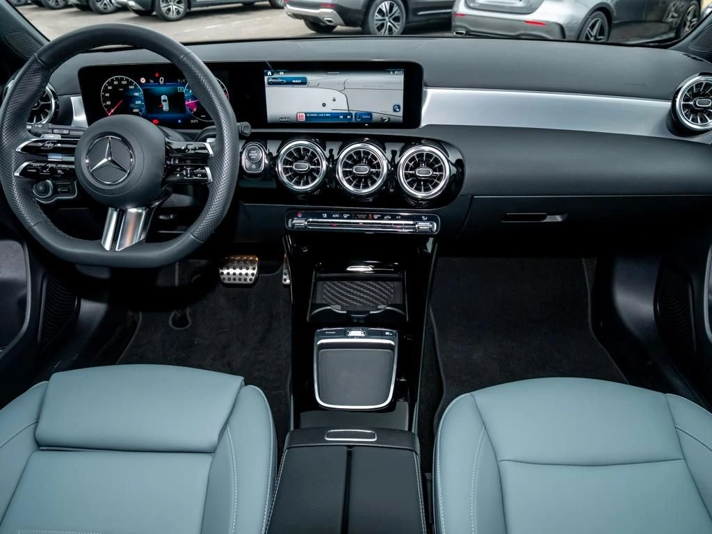 Mercedes-Benz-A-Klasse 200-image-13