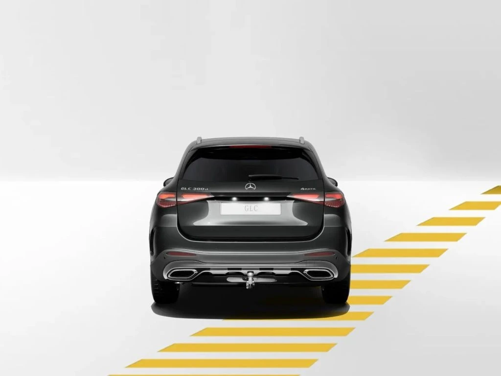 Mercedes-Benz-GLC 300 d-image-5