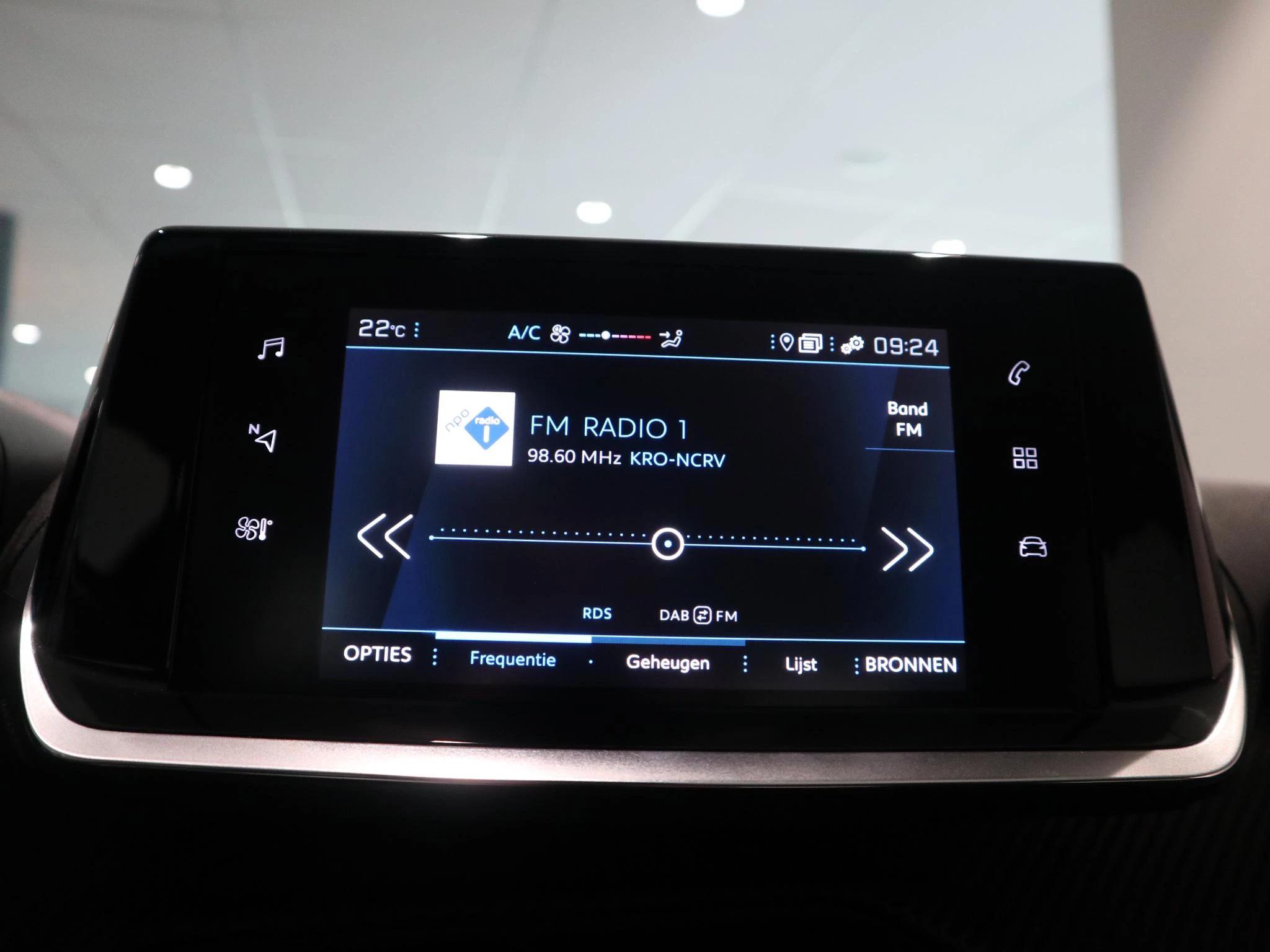 Peugeot-2008-image-16