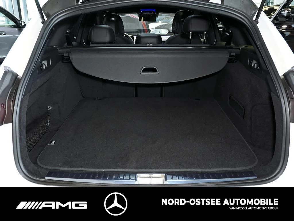 Mercedes-Benz E-Klasse 220 d T AMG NIGHT PANO DISTRONIC 4D-SOUND AMG Line