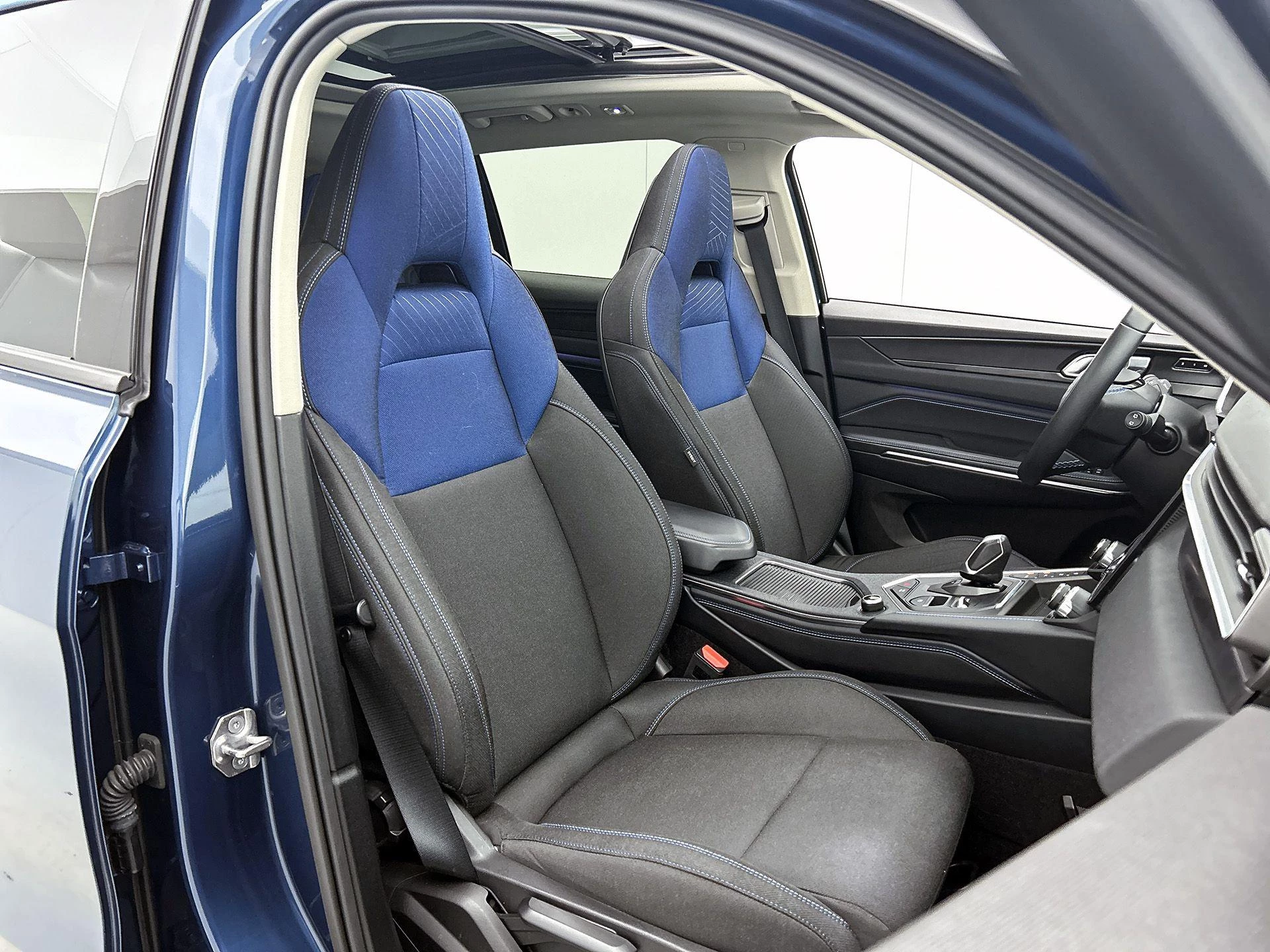 Lynk & Co-01-image-42