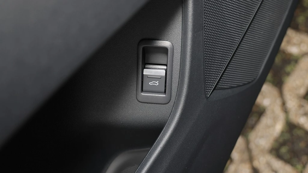 Audi-Q4 e-tron-image-8