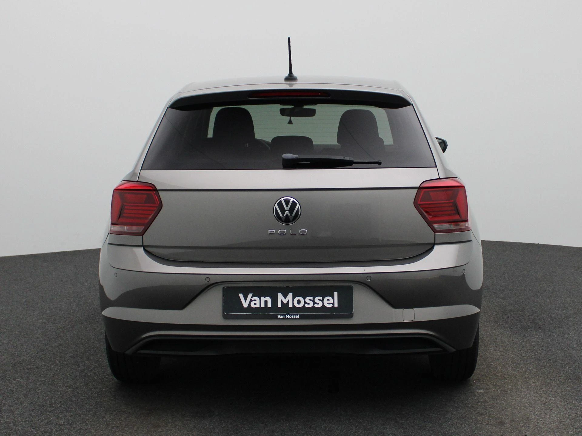 Volkswagen-Polo-image-5