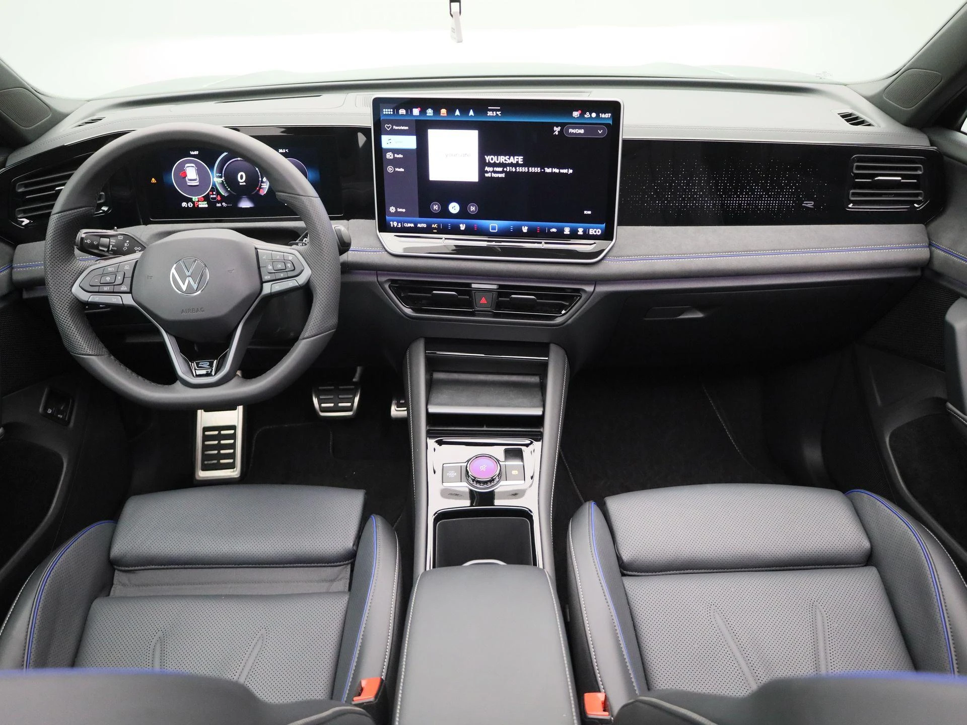 Volkswagen-Tiguan-image-7