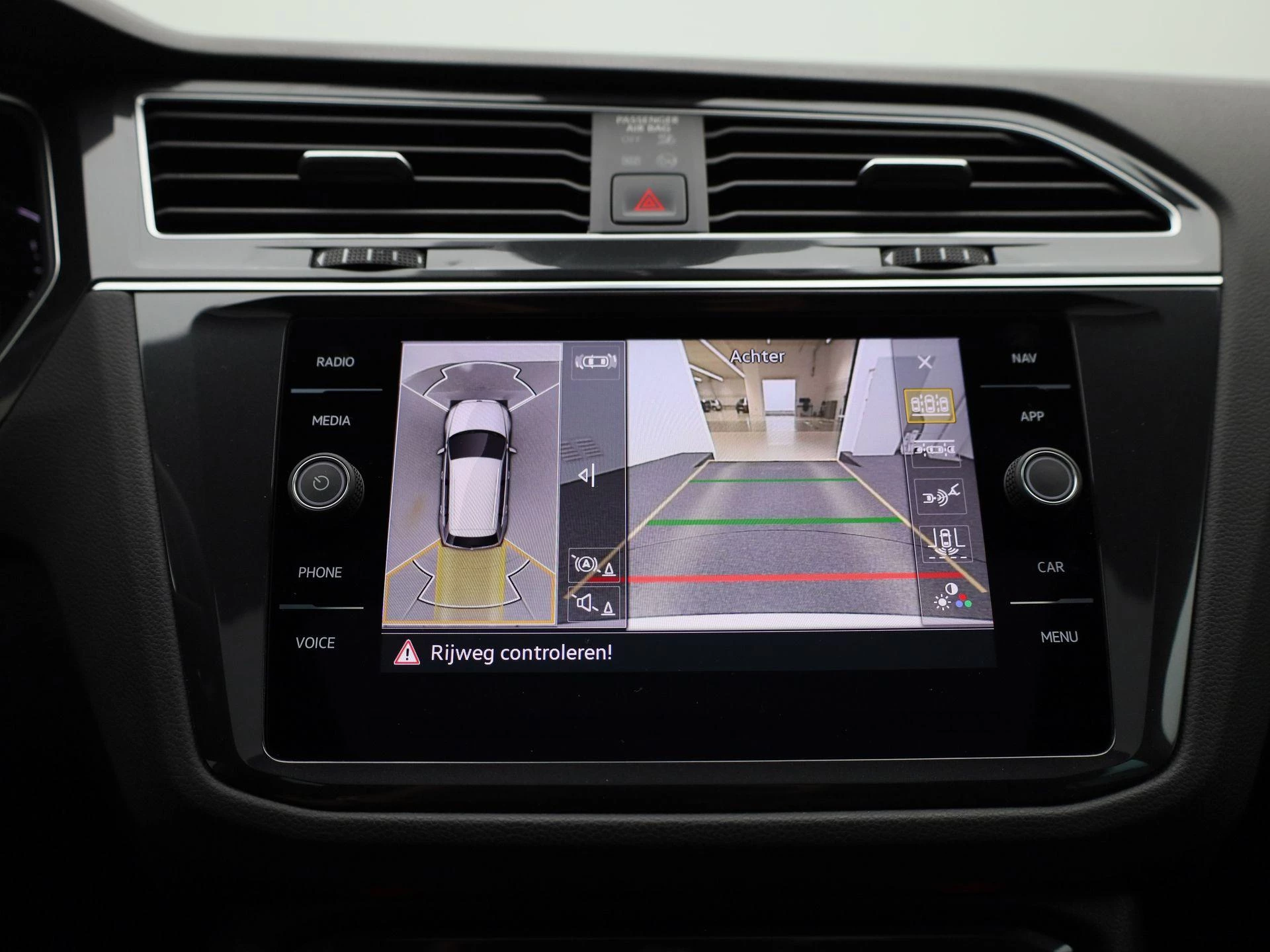 Volkswagen-Tiguan-image-30
