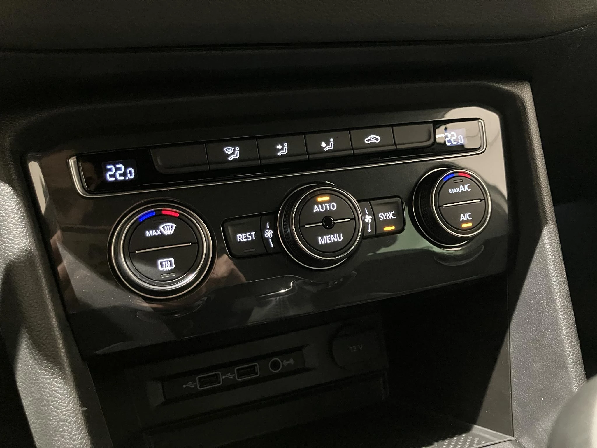 Volkswagen-Tiguan-image-30