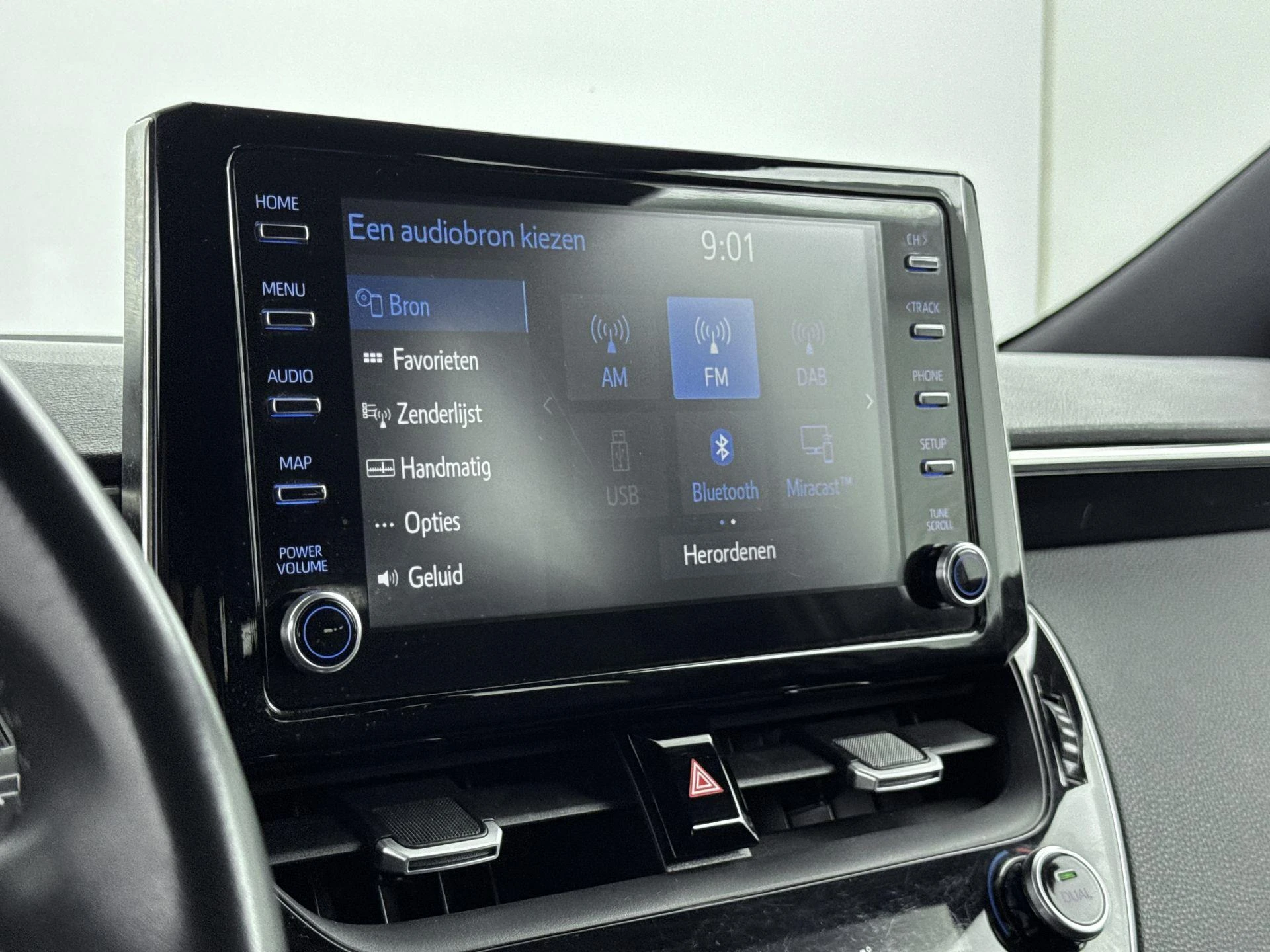 Toyota-Corolla Touring Sports-image-11