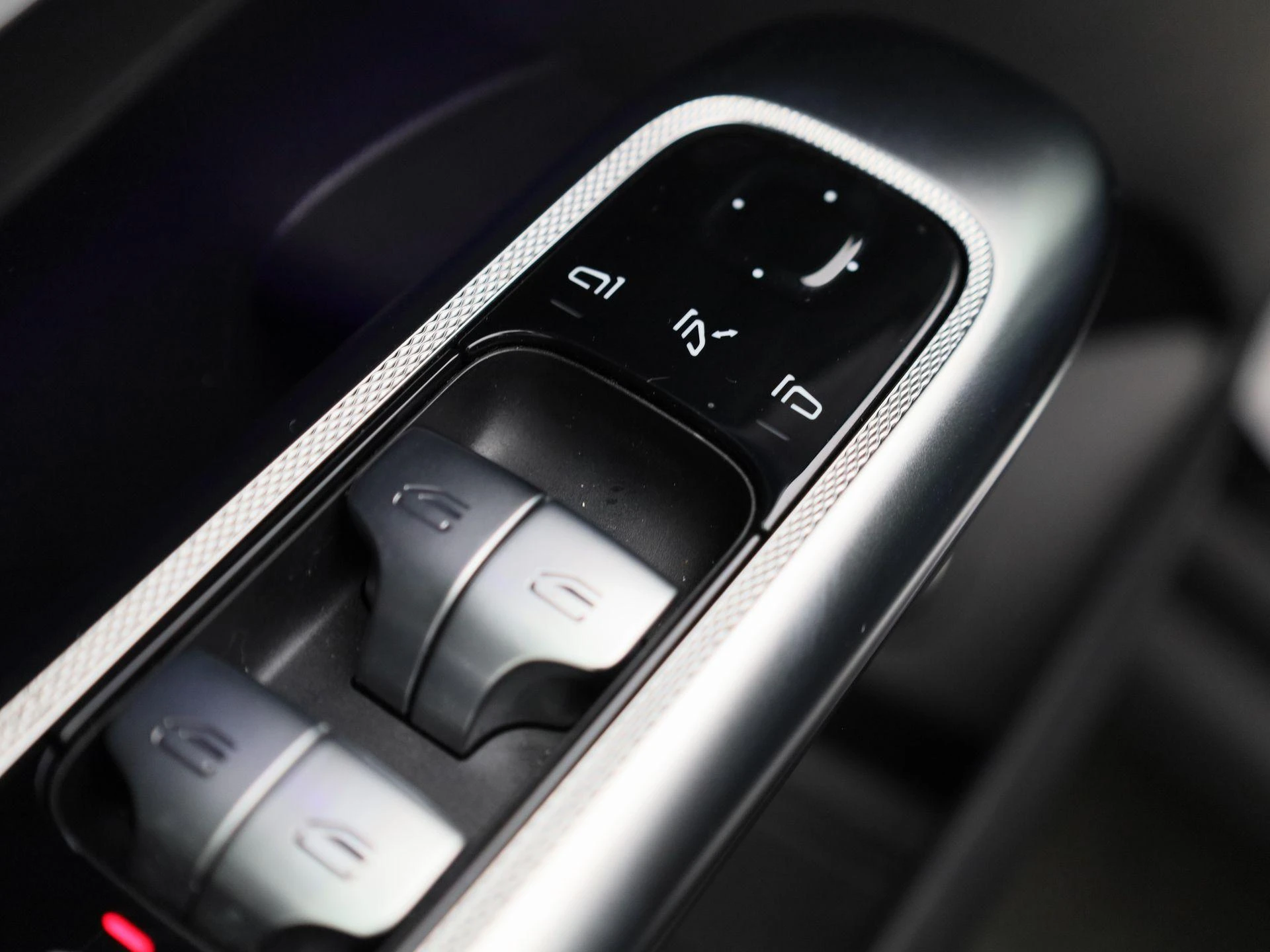 Mercedes-Benz-GLC-image-37