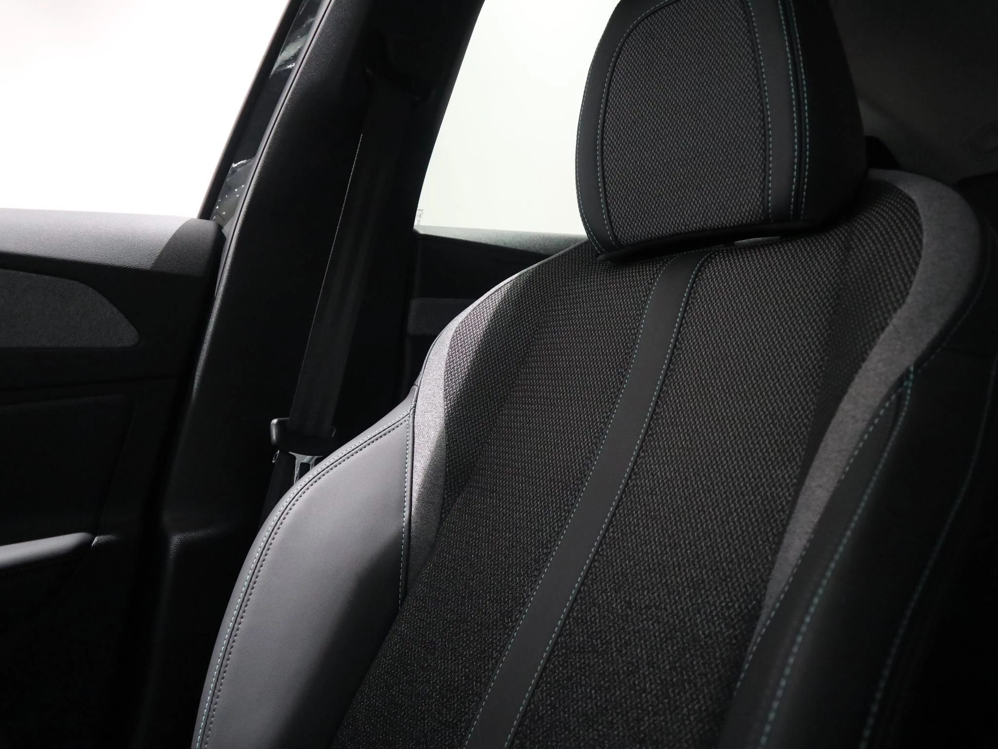 Peugeot-408-image-22