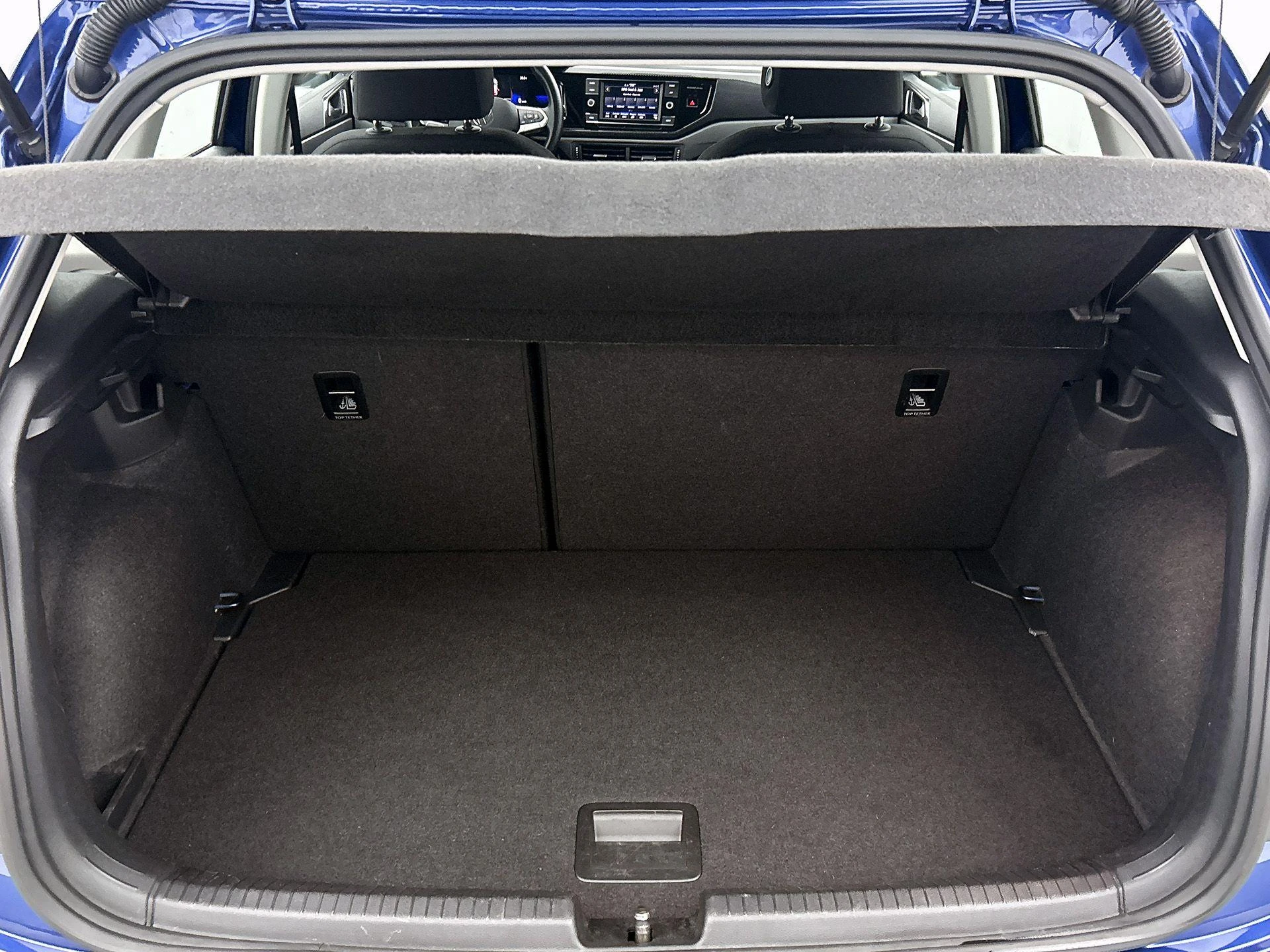 Volkswagen-Polo-image-18