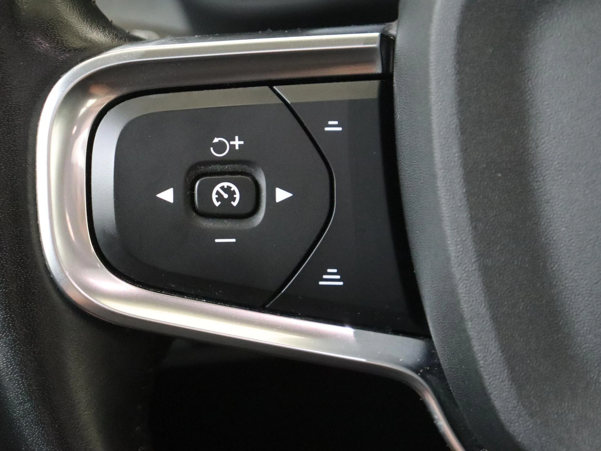 Volvo-XC40-image-11