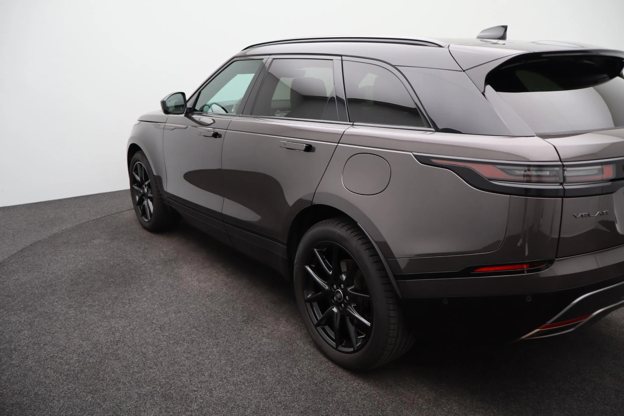 Land Rover-Range Rover Velar-image-43