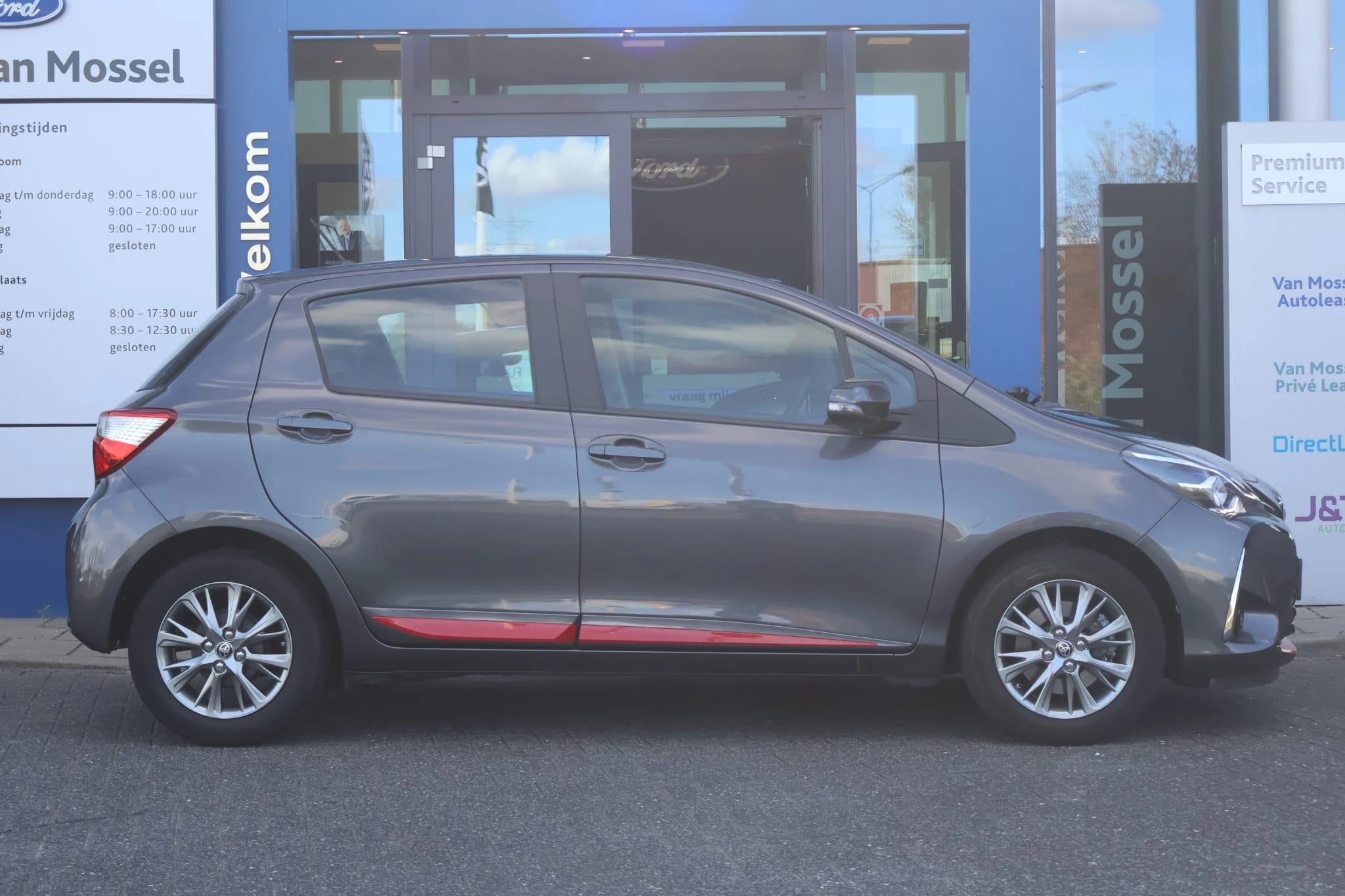 Toyota-Yaris-image-3