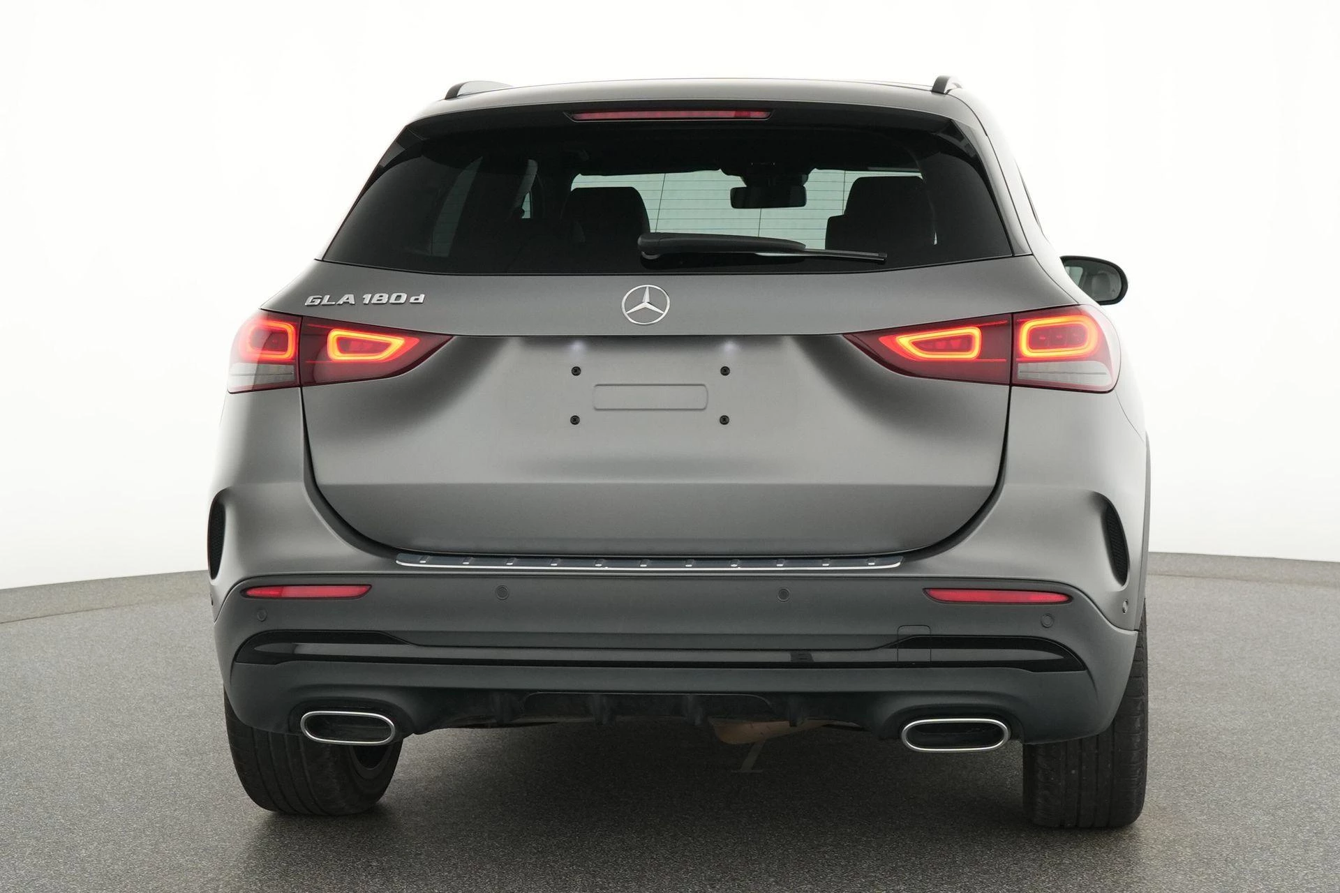 Mercedes-Benz GLA 180 d AMG Line + SPECIAL EDITION + LEDER + PANO + MULTIBEAM +