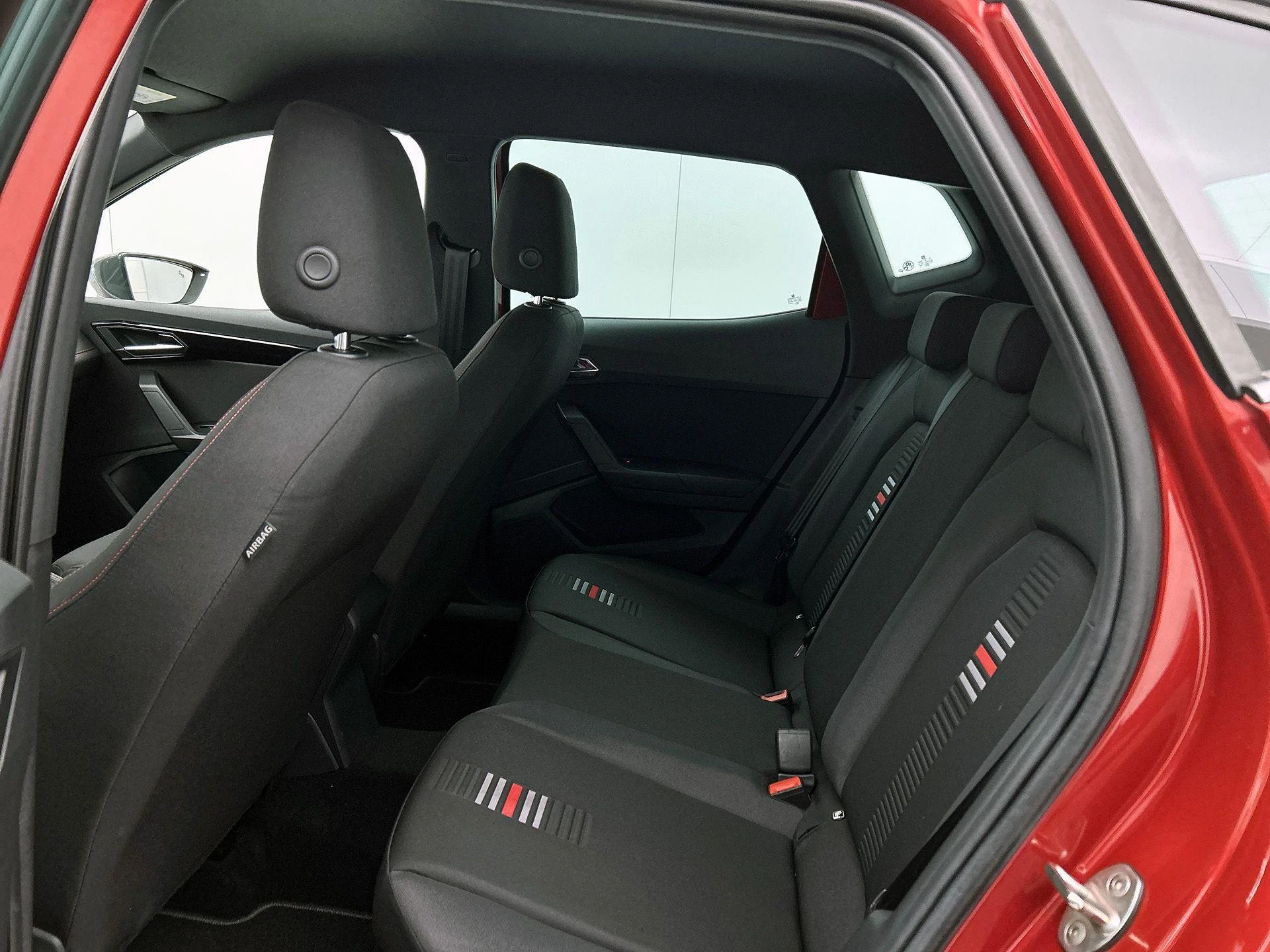 SEAT-Arona-image-14