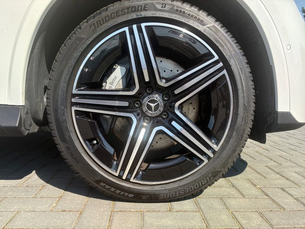 Mercedes-Benz-GLC 220 d-image-18