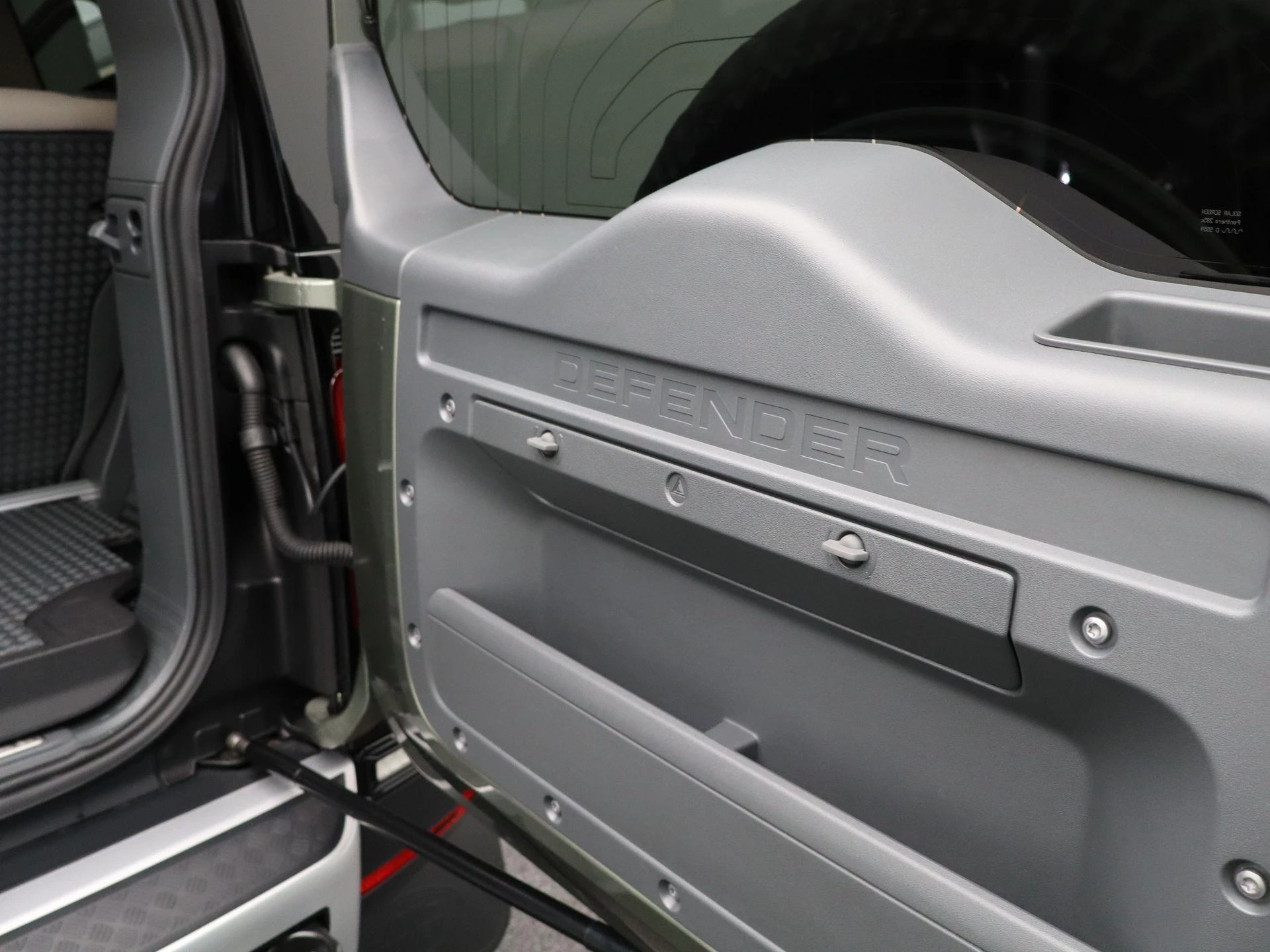 Land Rover-Defender-image-36