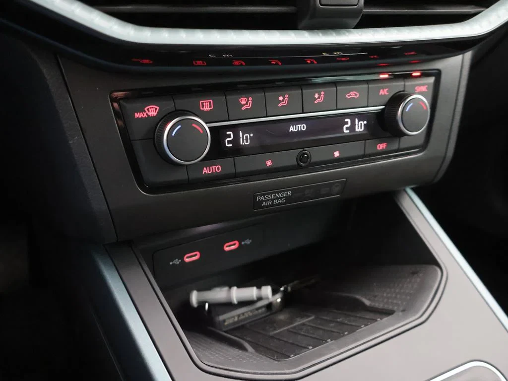 SEAT-Arona-image-18
