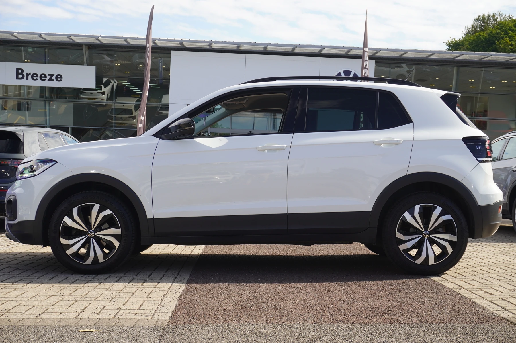 Volkswagen-T-Cross-image-12