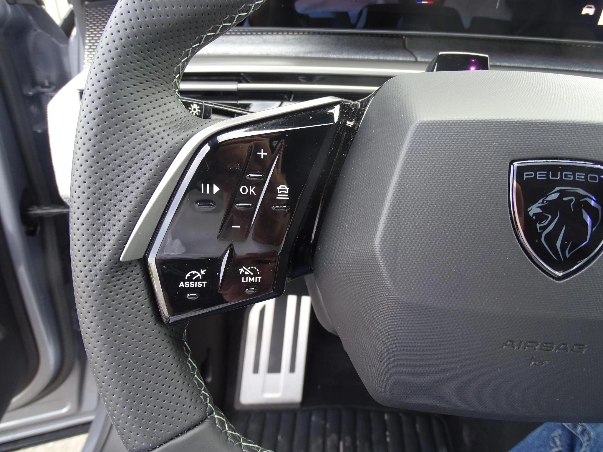 Peugeot-e-5008-image-26