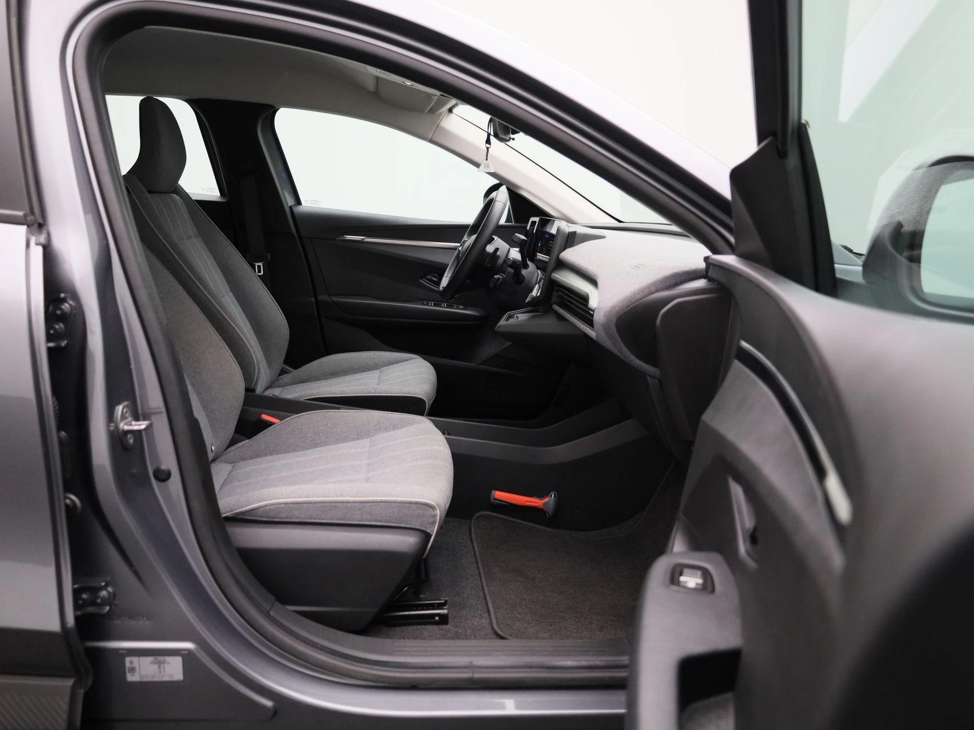 Renault-Megane E-Tech-image-32