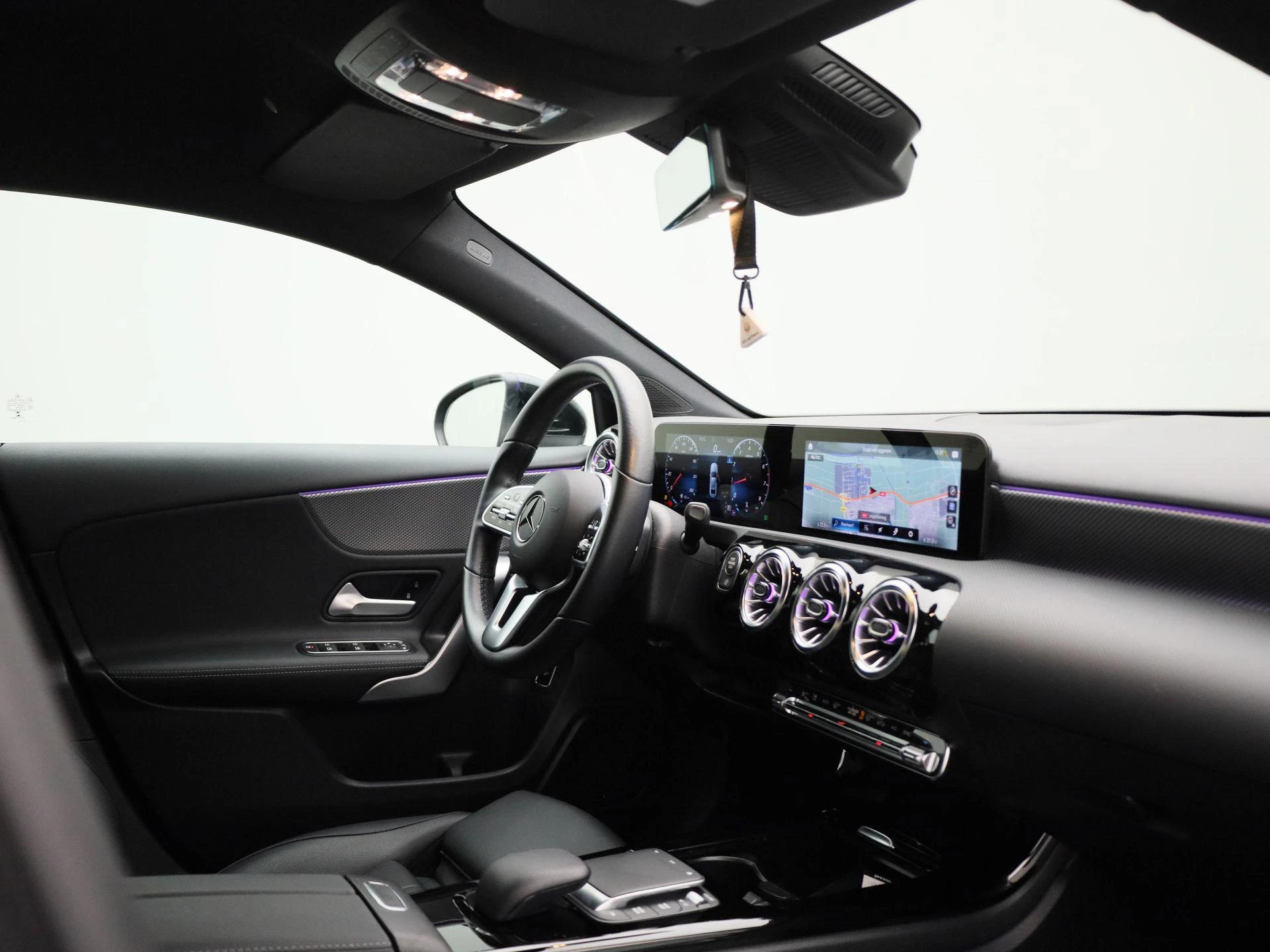 Mercedes-Benz-A-Klasse-image-30